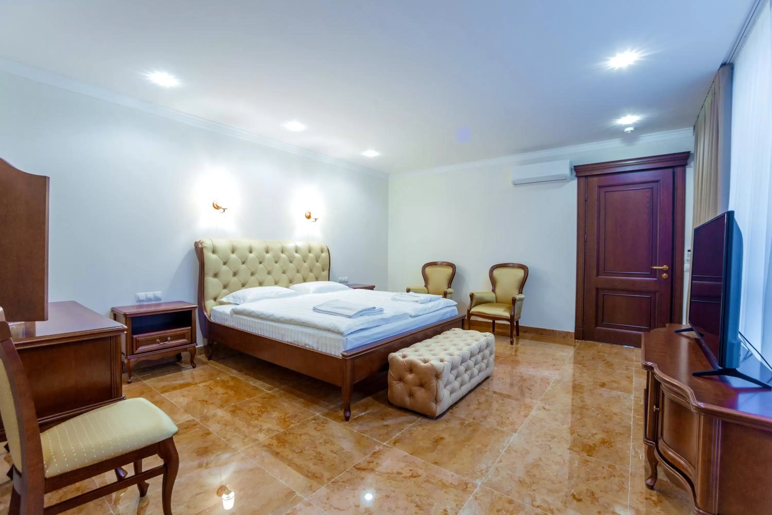 Photo of the whole room, Bed in Ambassador Hotel