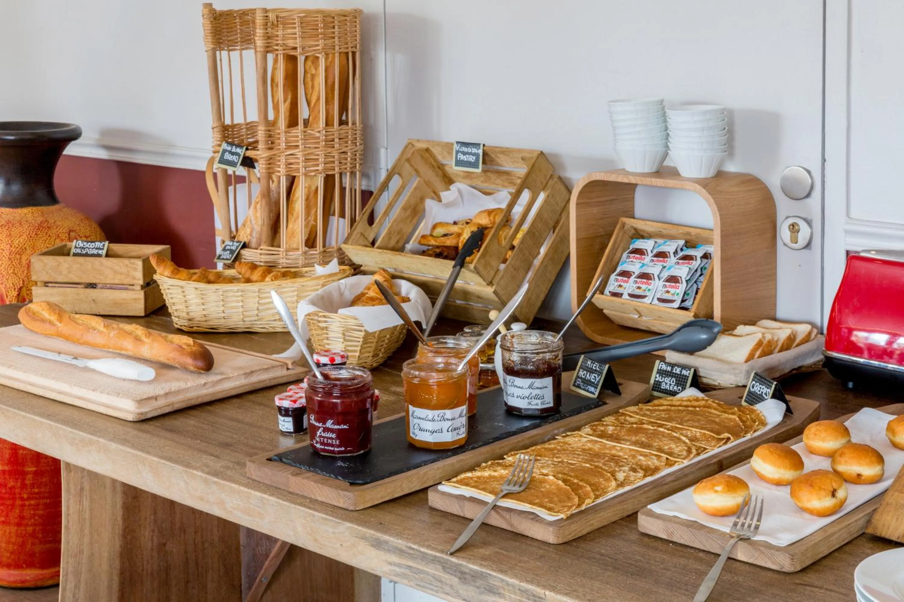 Food and drinks in Best Western Plus Hyères Côte D'Azur