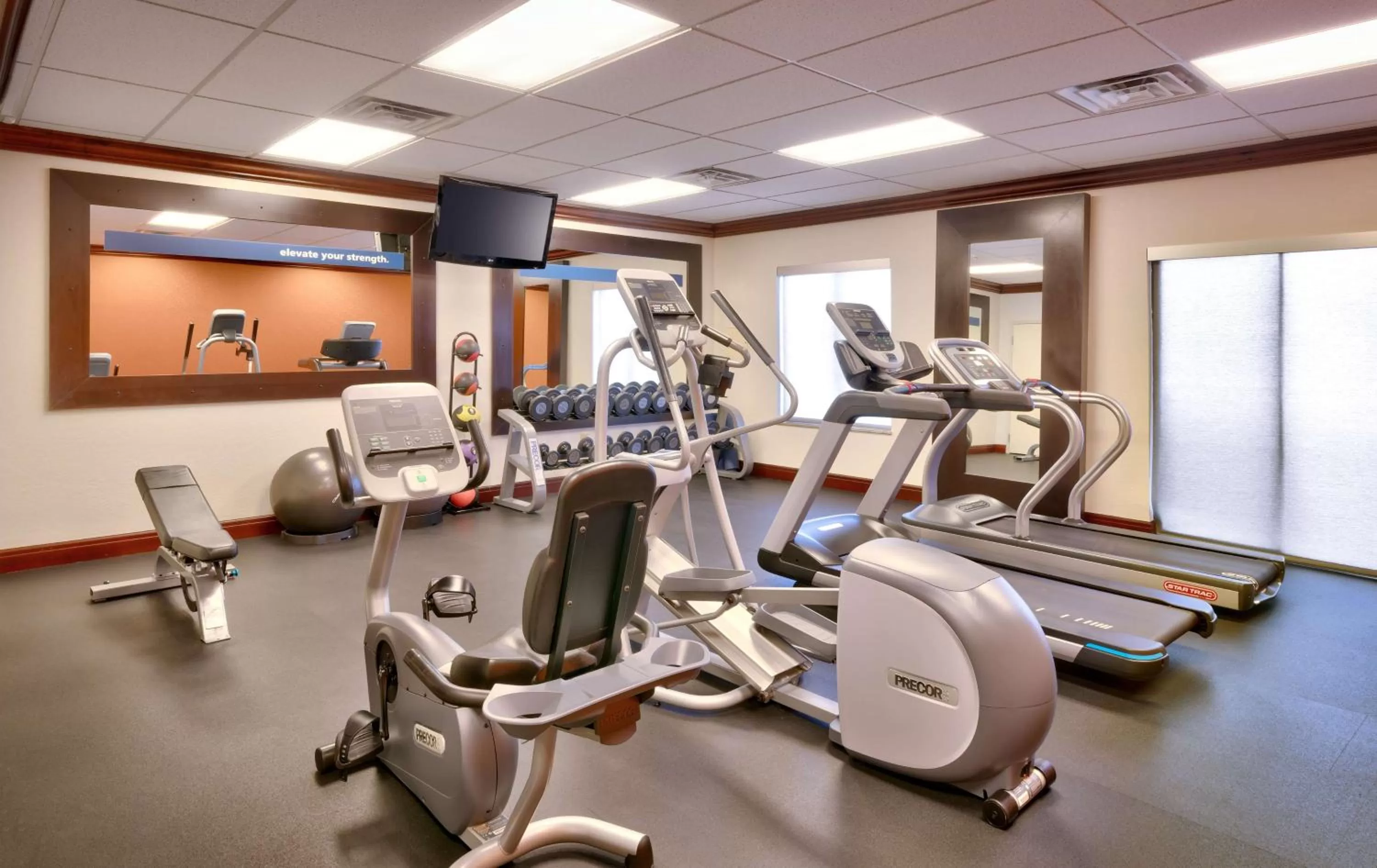 Fitness centre/facilities in Hampton Inn & Suites Show Low-Pinetop