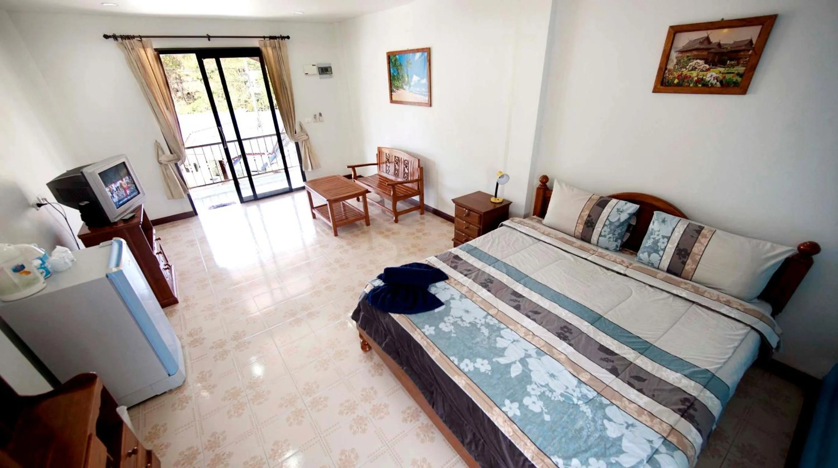 Day, Bed in Lotus Friendly Hotel