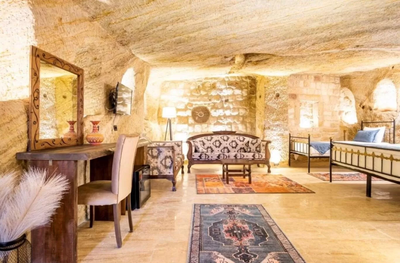 Bed in Uzay Cave Suite Hotel