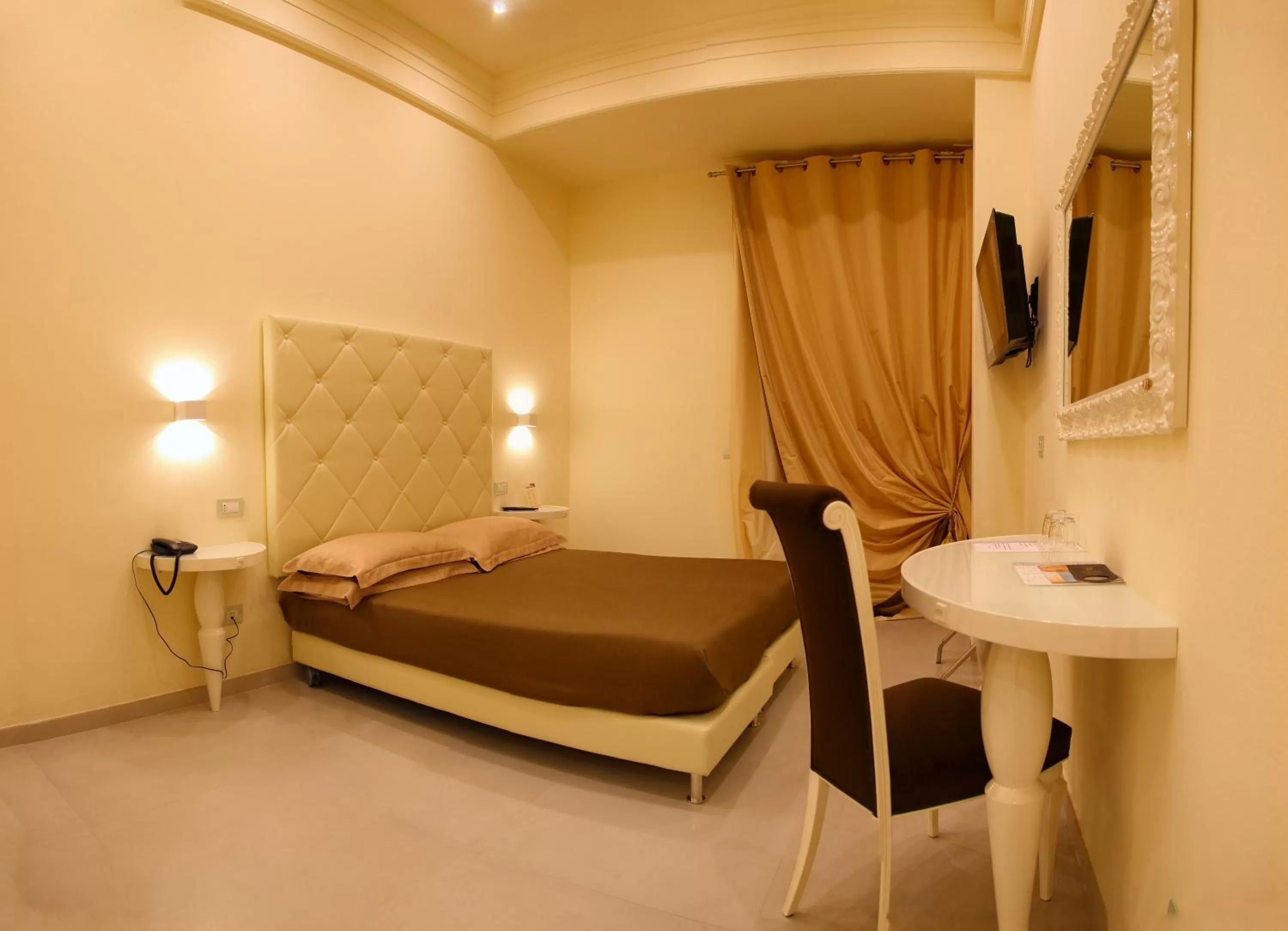 Bedroom, Bed in Hotel Columbia Wellness & Spa