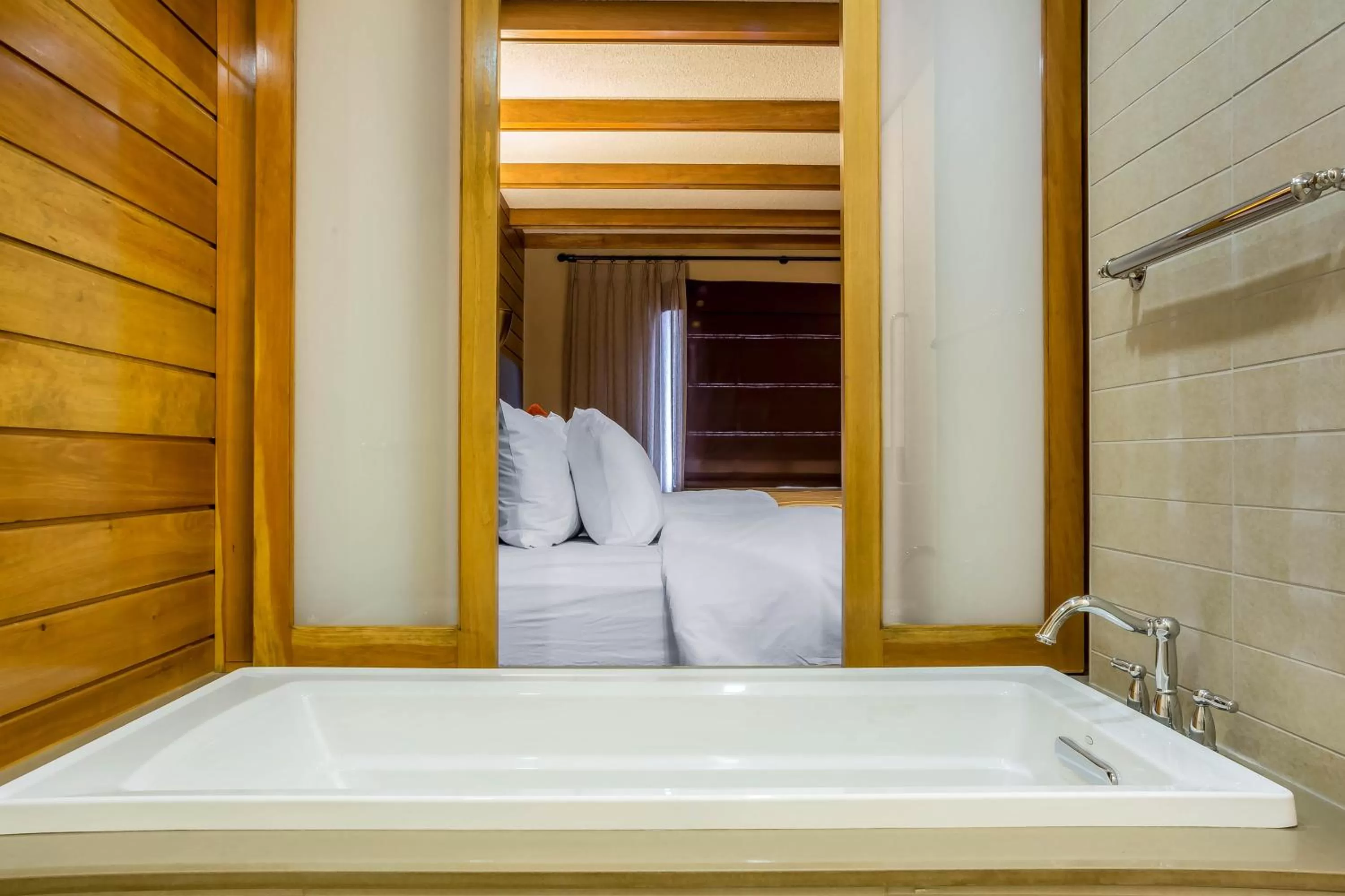 VIP in Comfort Inn The Pointe