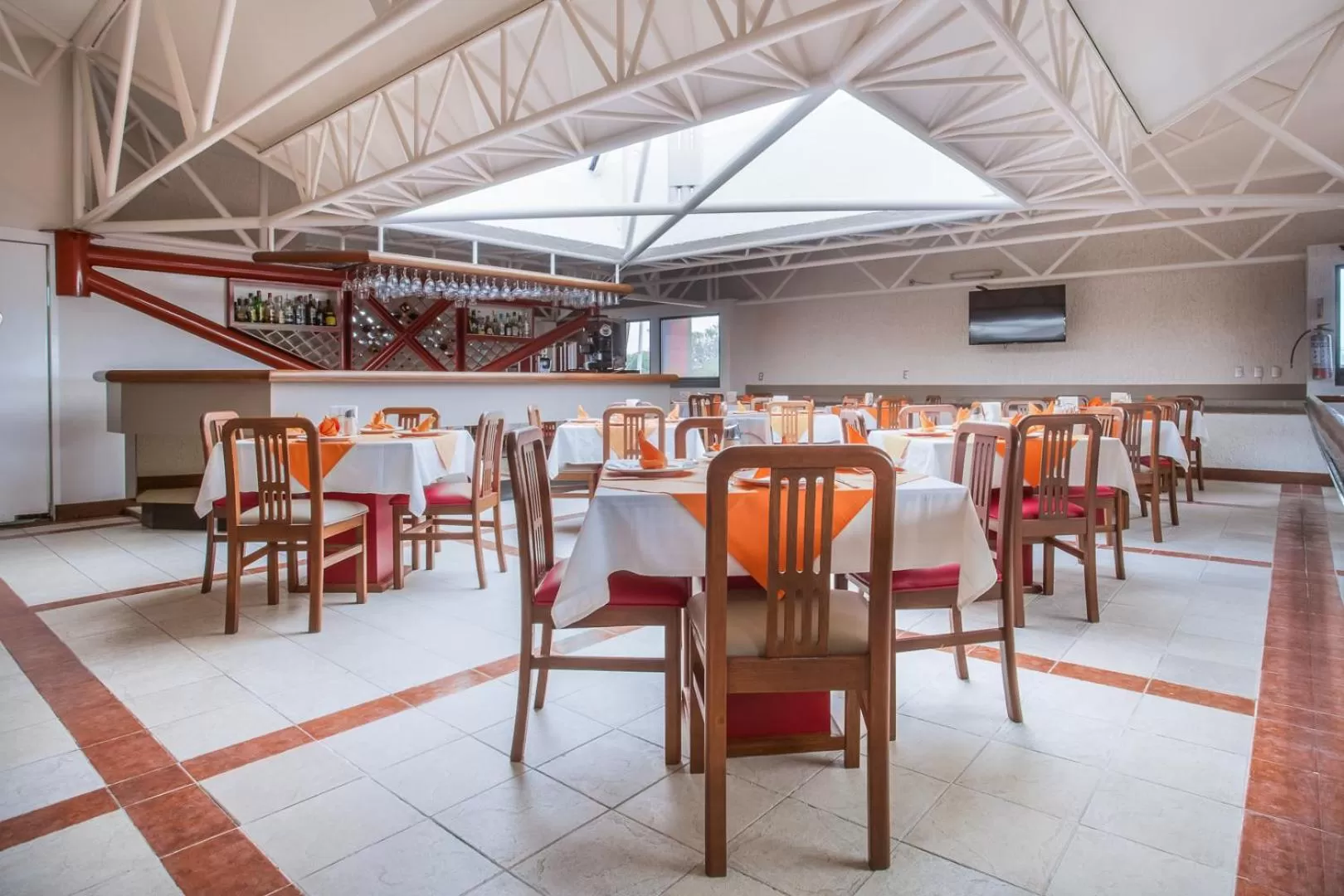 Restaurant/places to eat in Hotel Puente Real