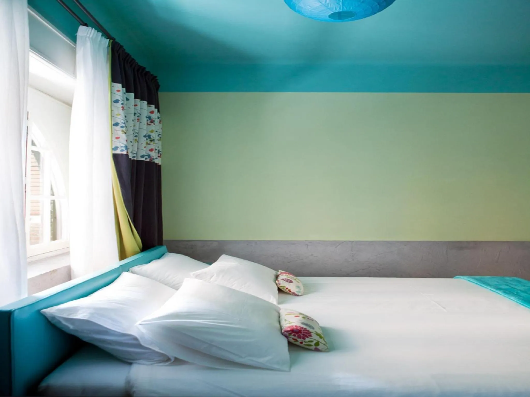 Bed in PratinnVatican