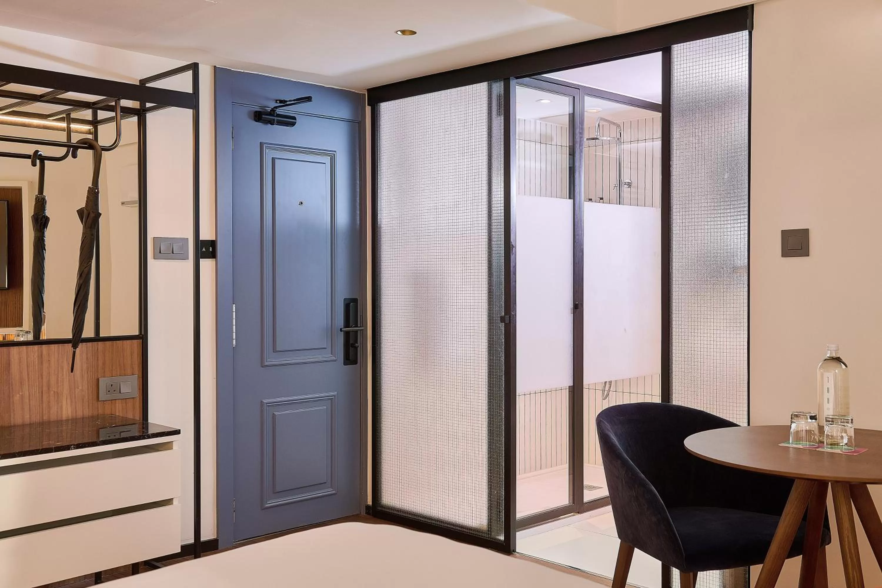 Photo of the whole room in Melia White House Hotel