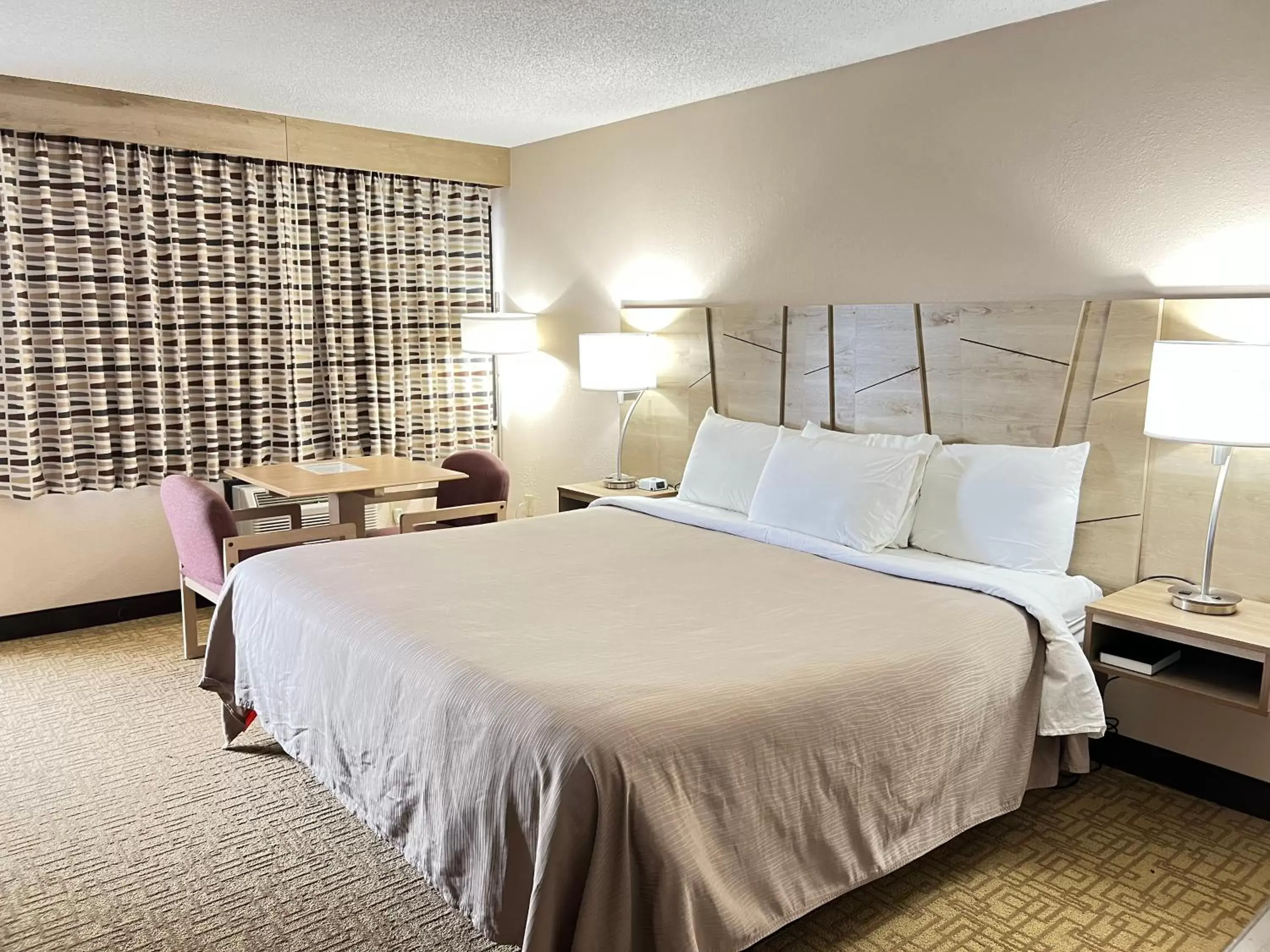 Executive King Suite in Viking Arms Inn - Ludington Executive King Suite in Viking Arms Inn - Ludington