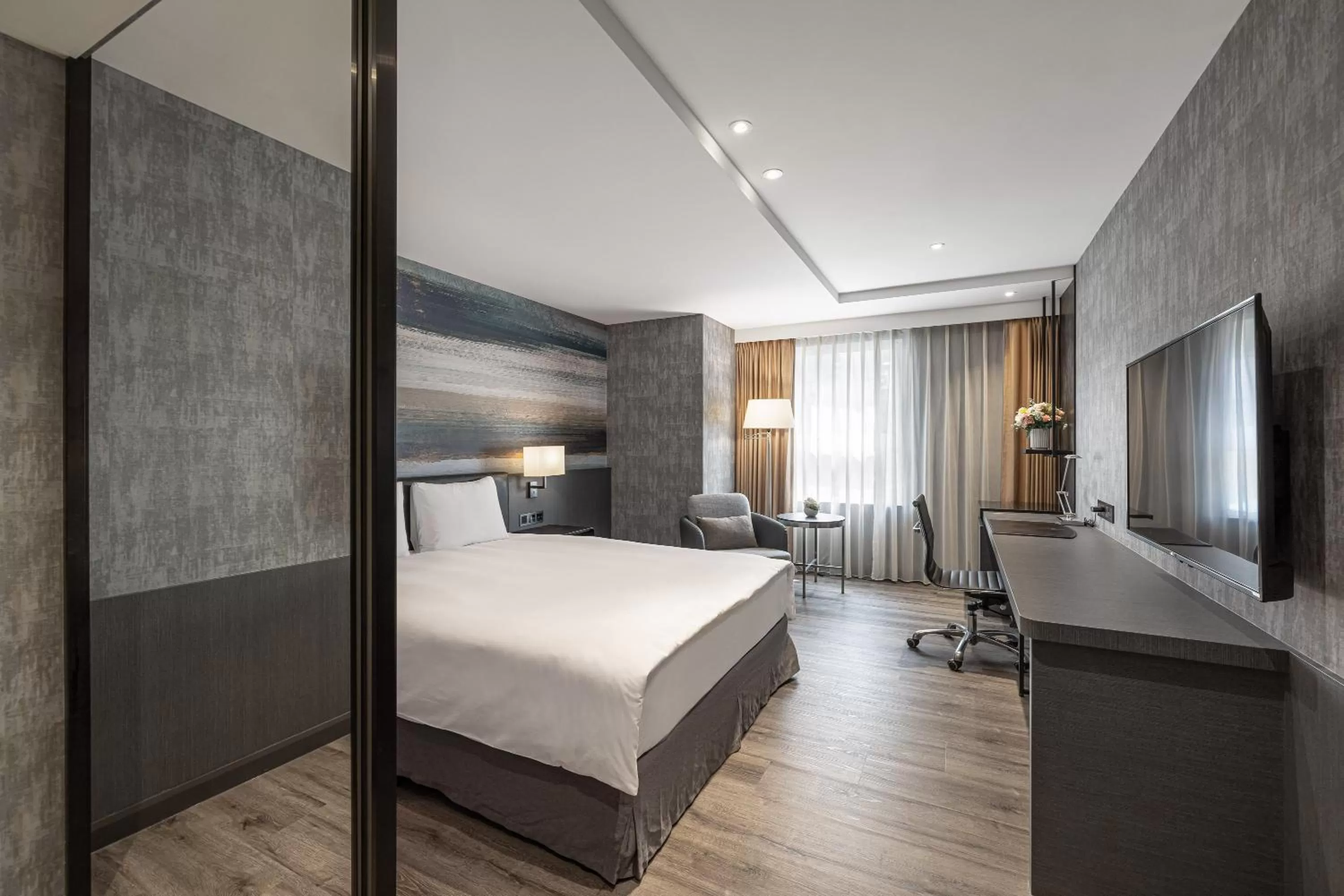 Deluxe Double Room in Lakeshore Hotel Metropolis