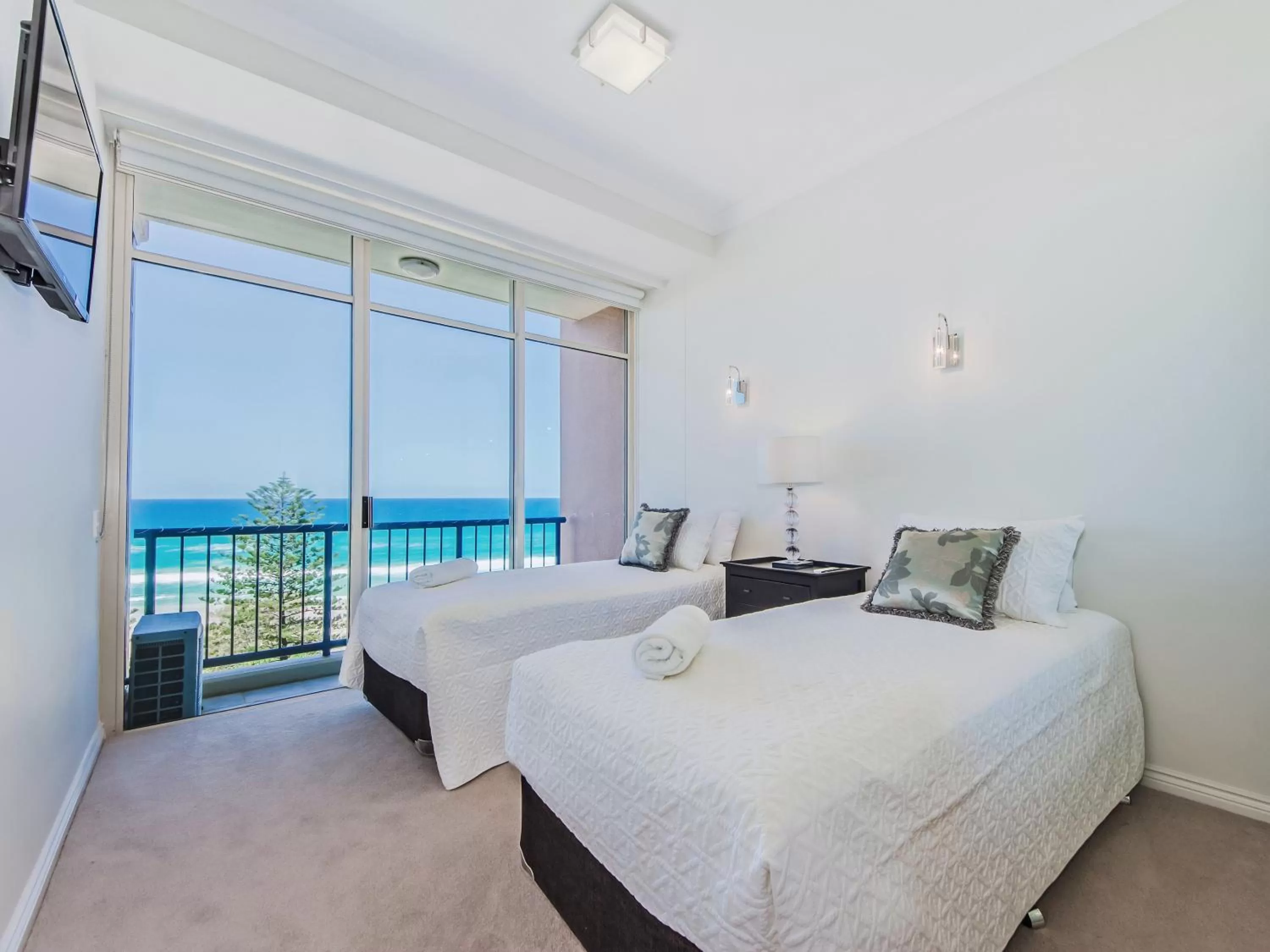 Bedroom, Bed in Oceana On Broadbeach