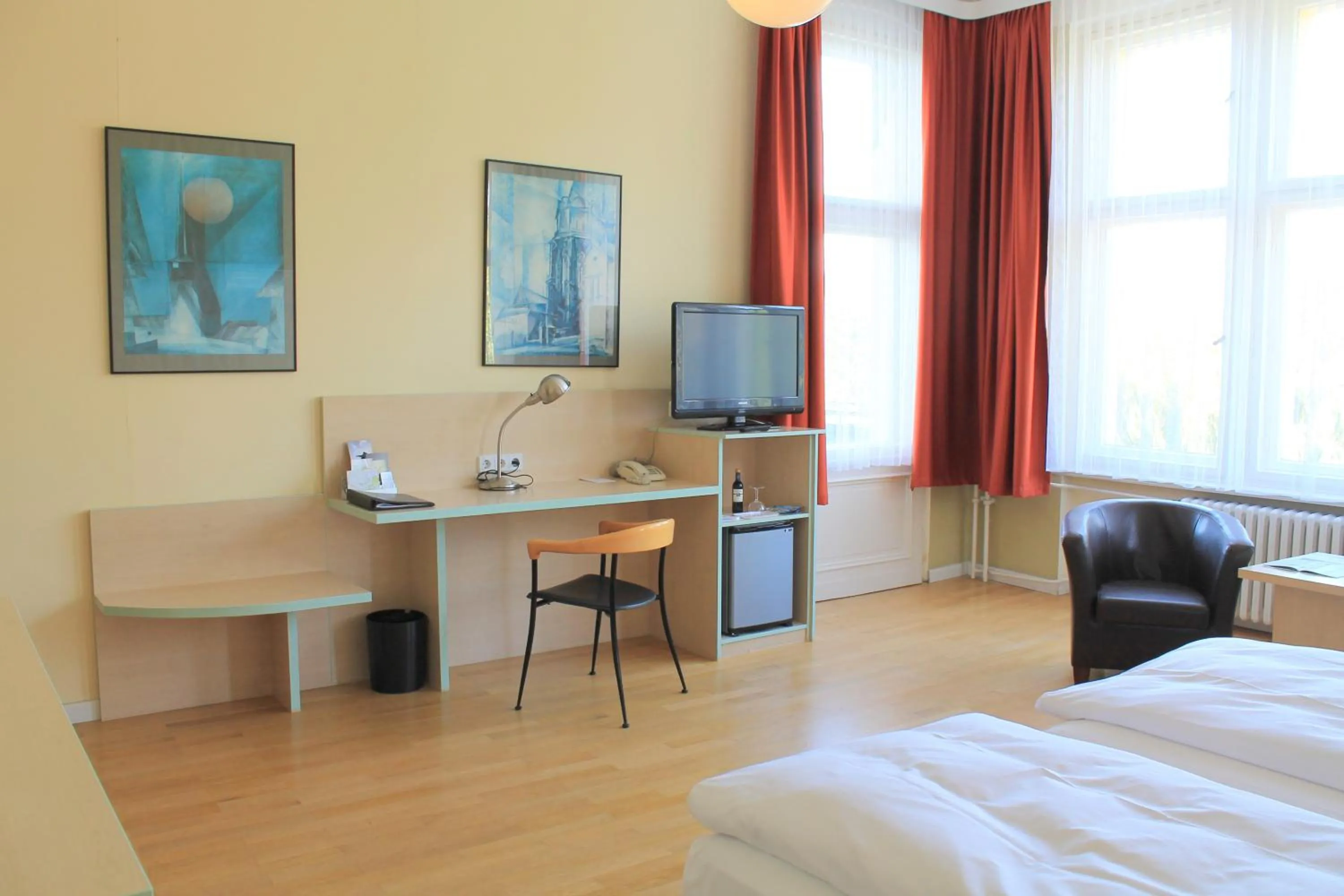 Photo of the whole room, Bed in Hotel Hansablick