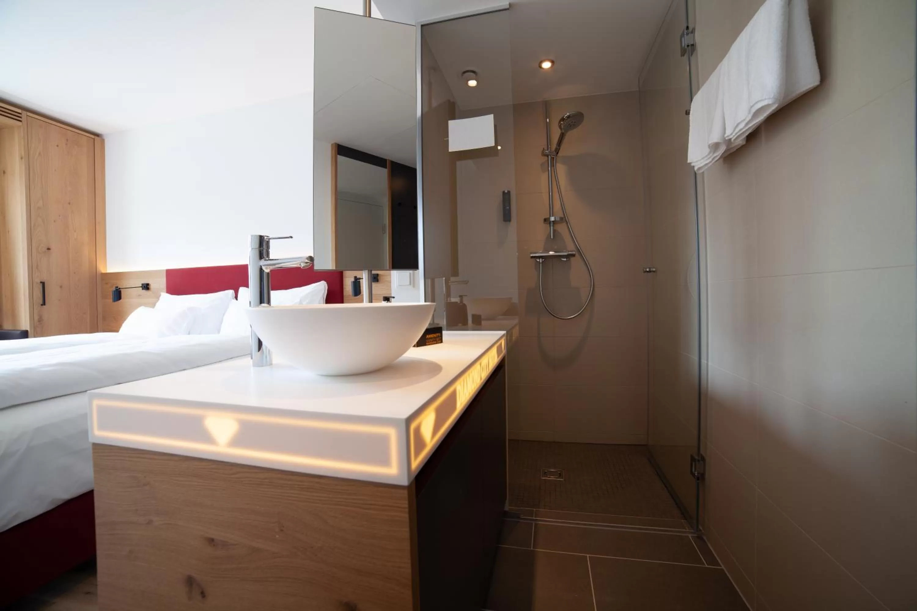 Bathroom, Bed in Best Western Hotel Tulln