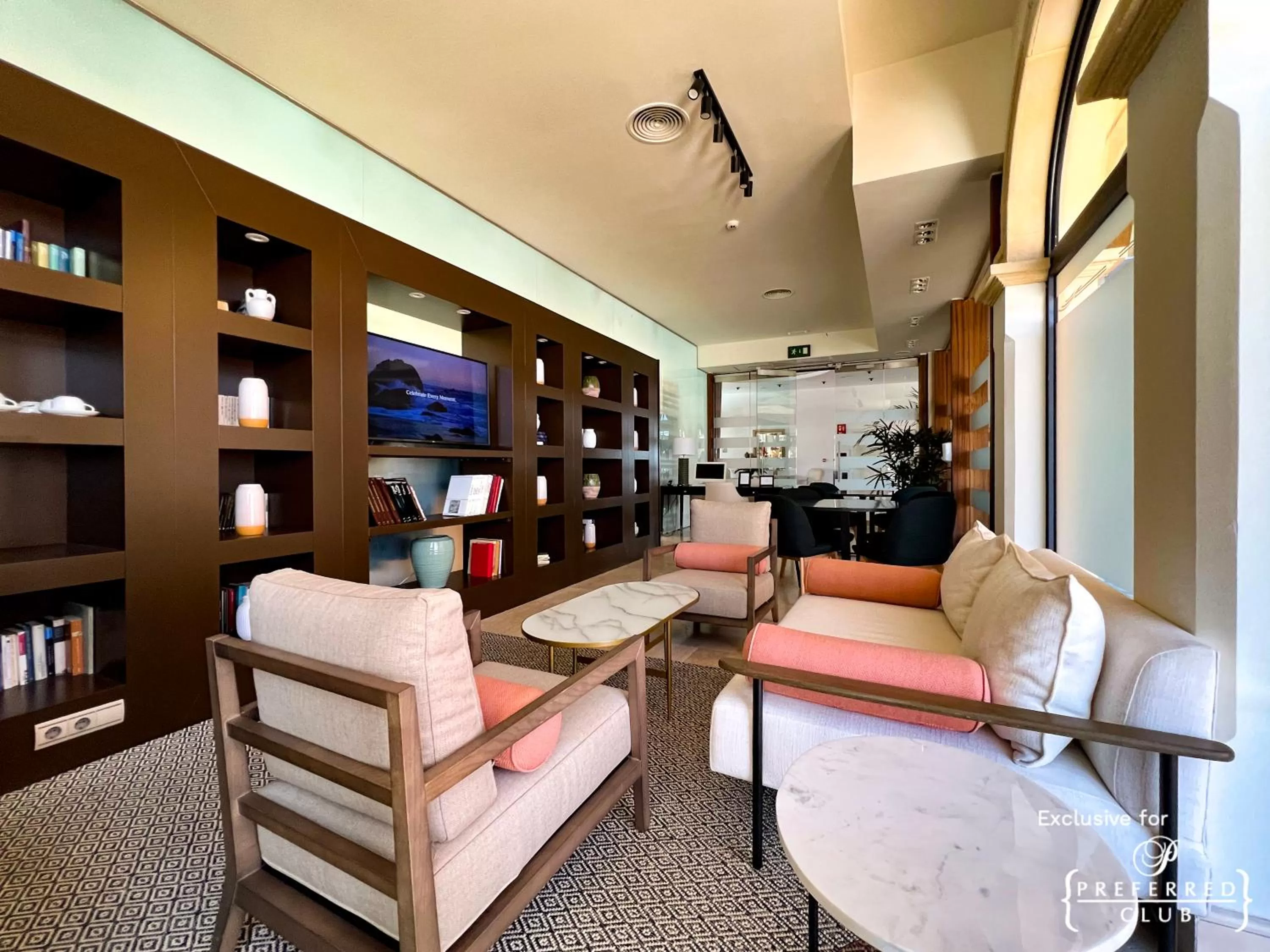 Lounge or bar in Secrets Bahía Real Resort & Spa Adults only