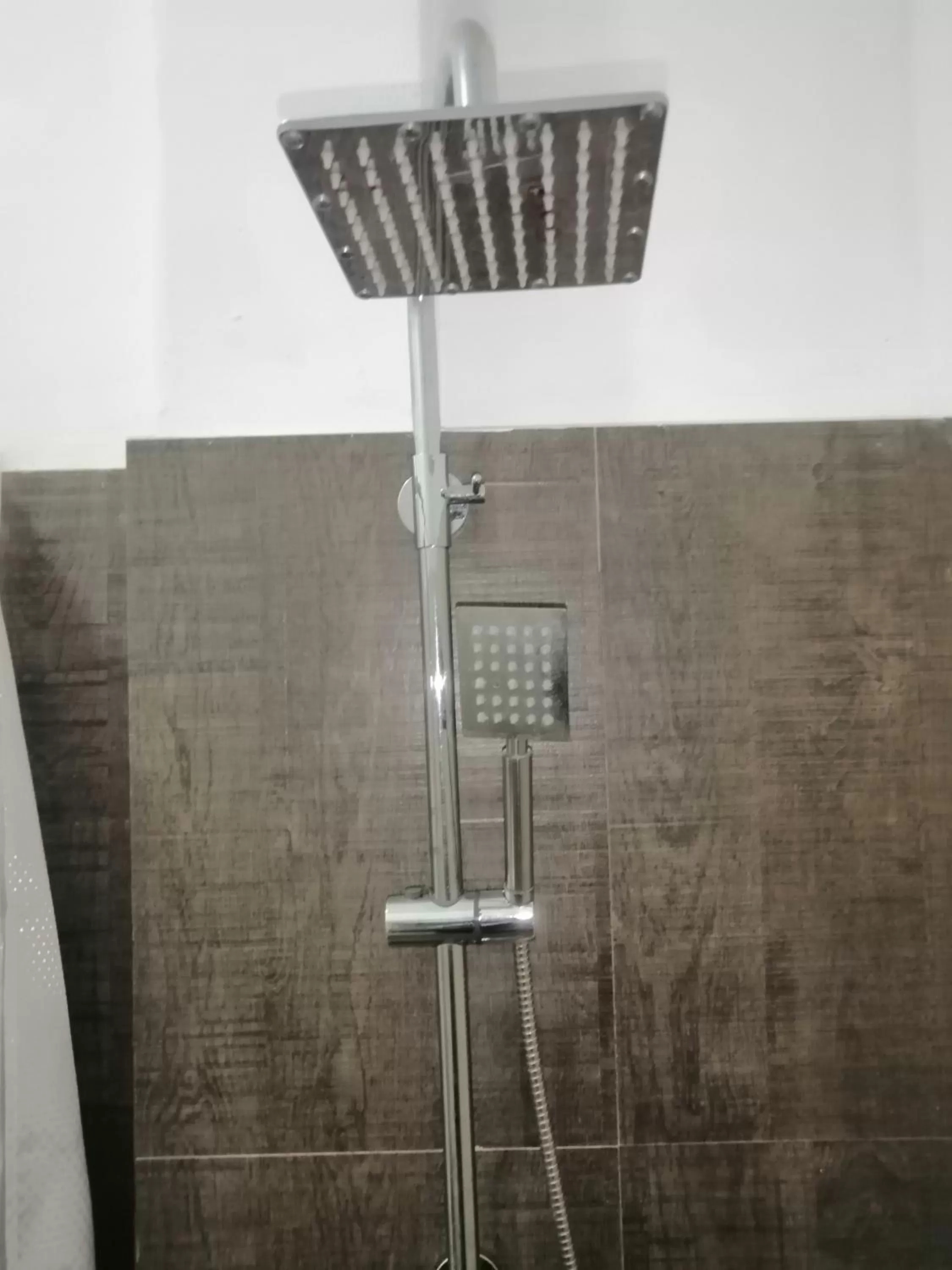 Le Petit Hotel & Restaurant