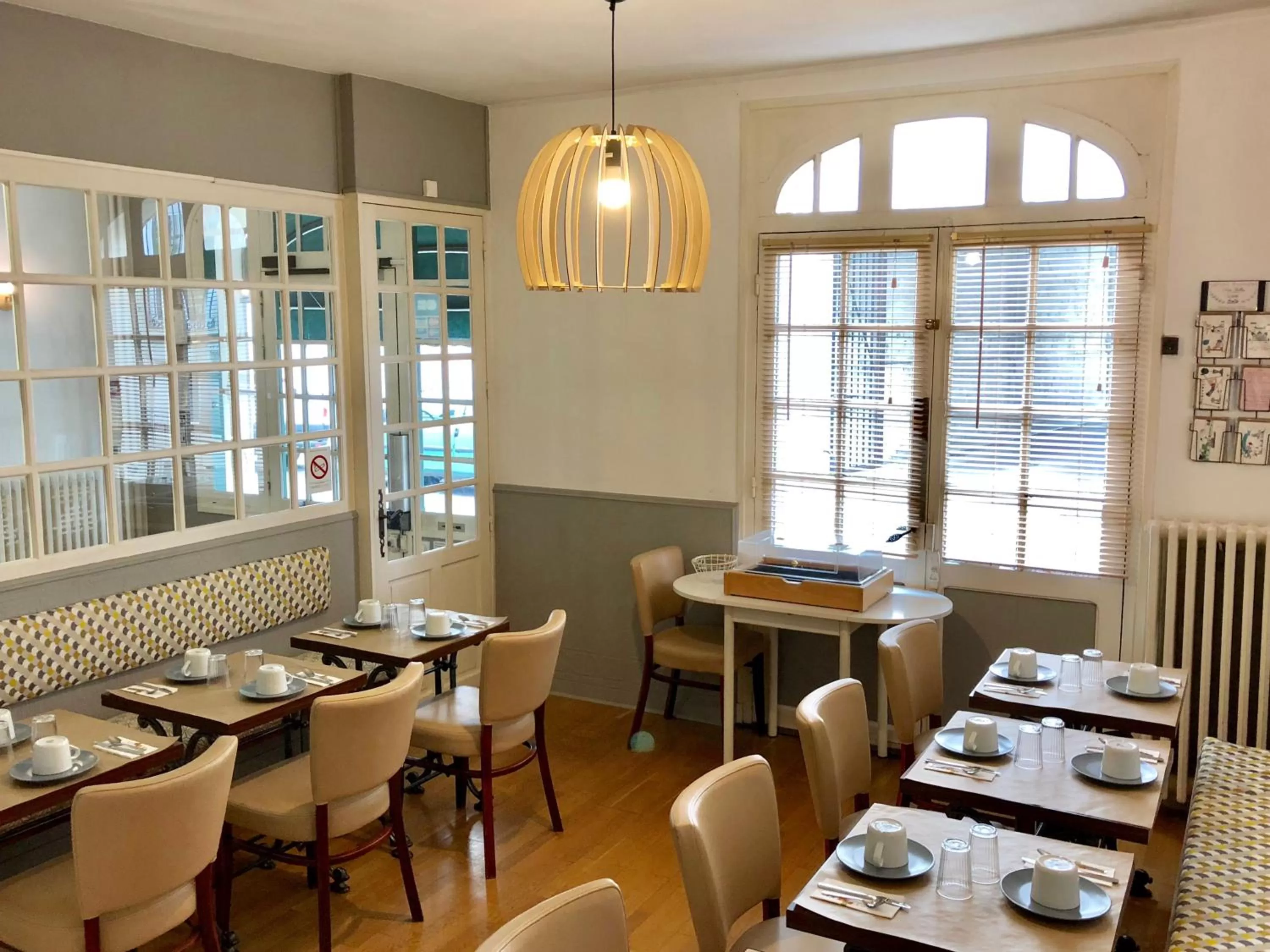 Breakfast in Cit'Hotel Le Volney