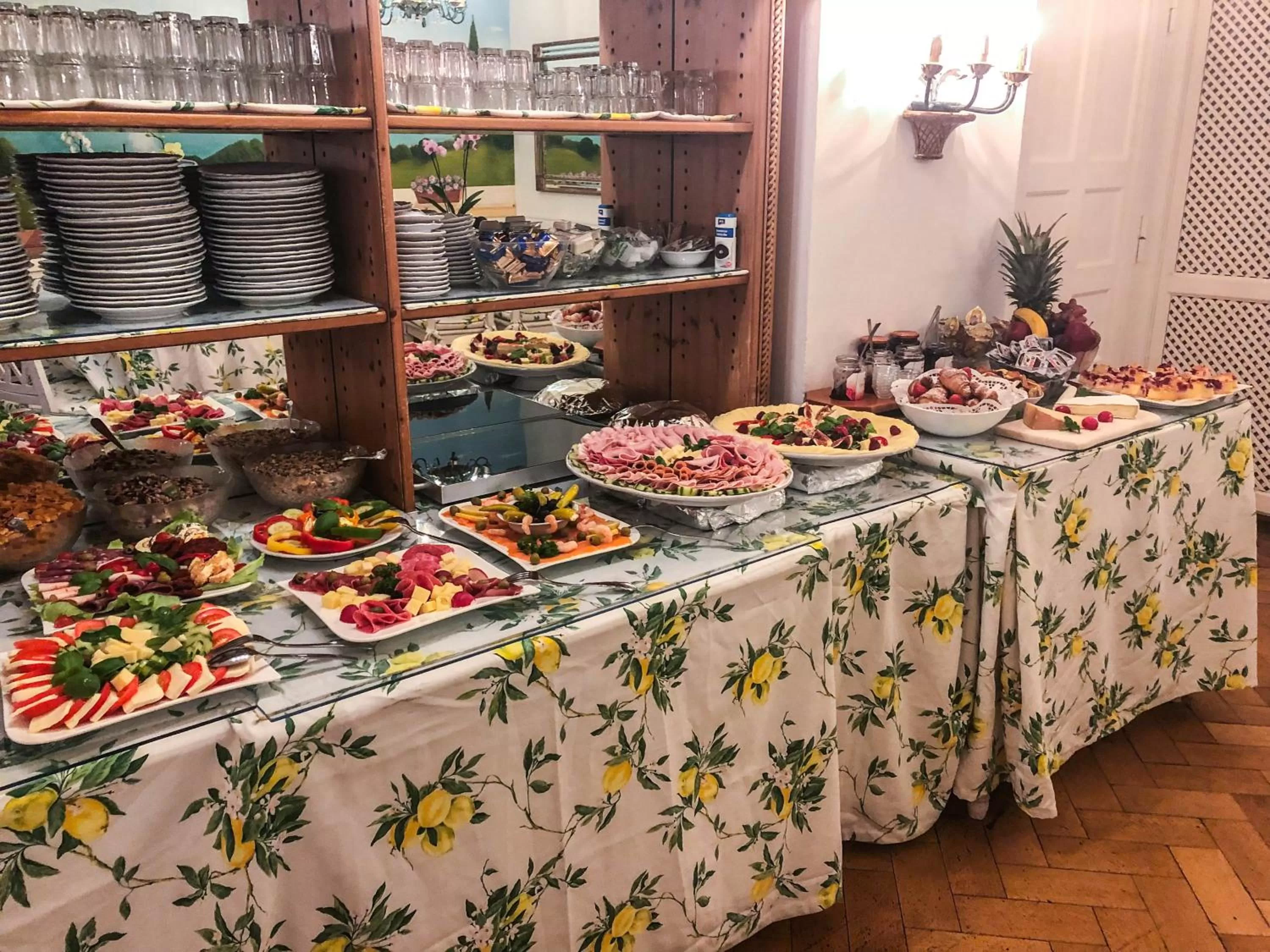 Buffet breakfast in Hotel Seibel