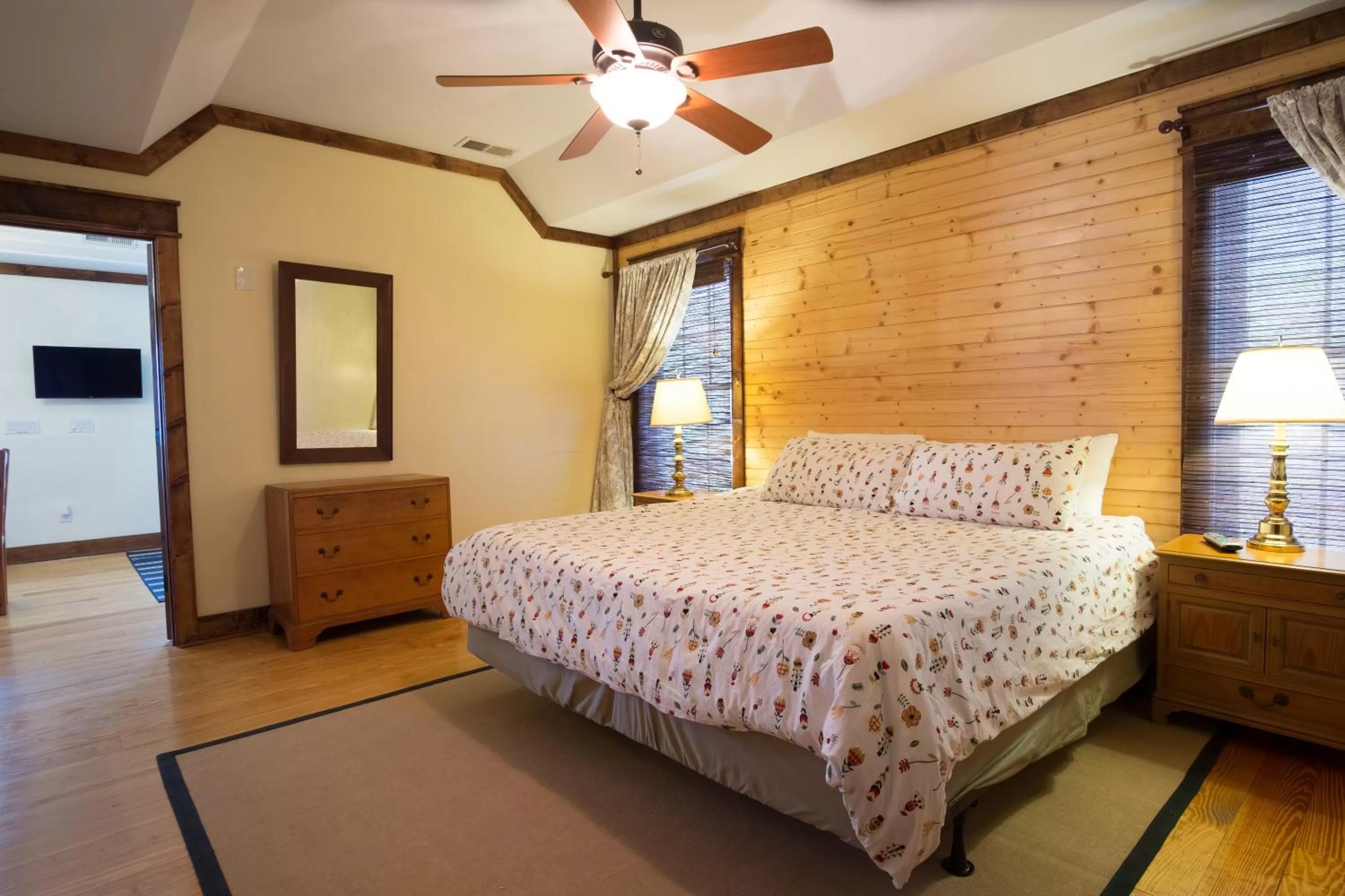 Bed in Swamp Rabbit Inn Travelers Rest