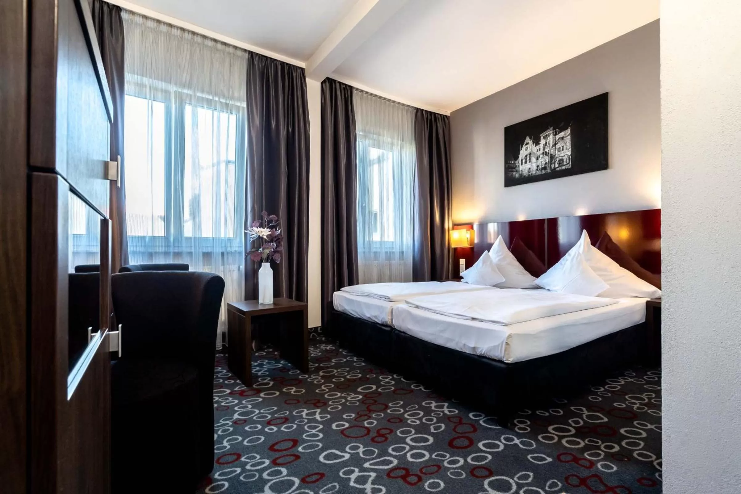 Photo of the whole room, Bed in Altstadthotel