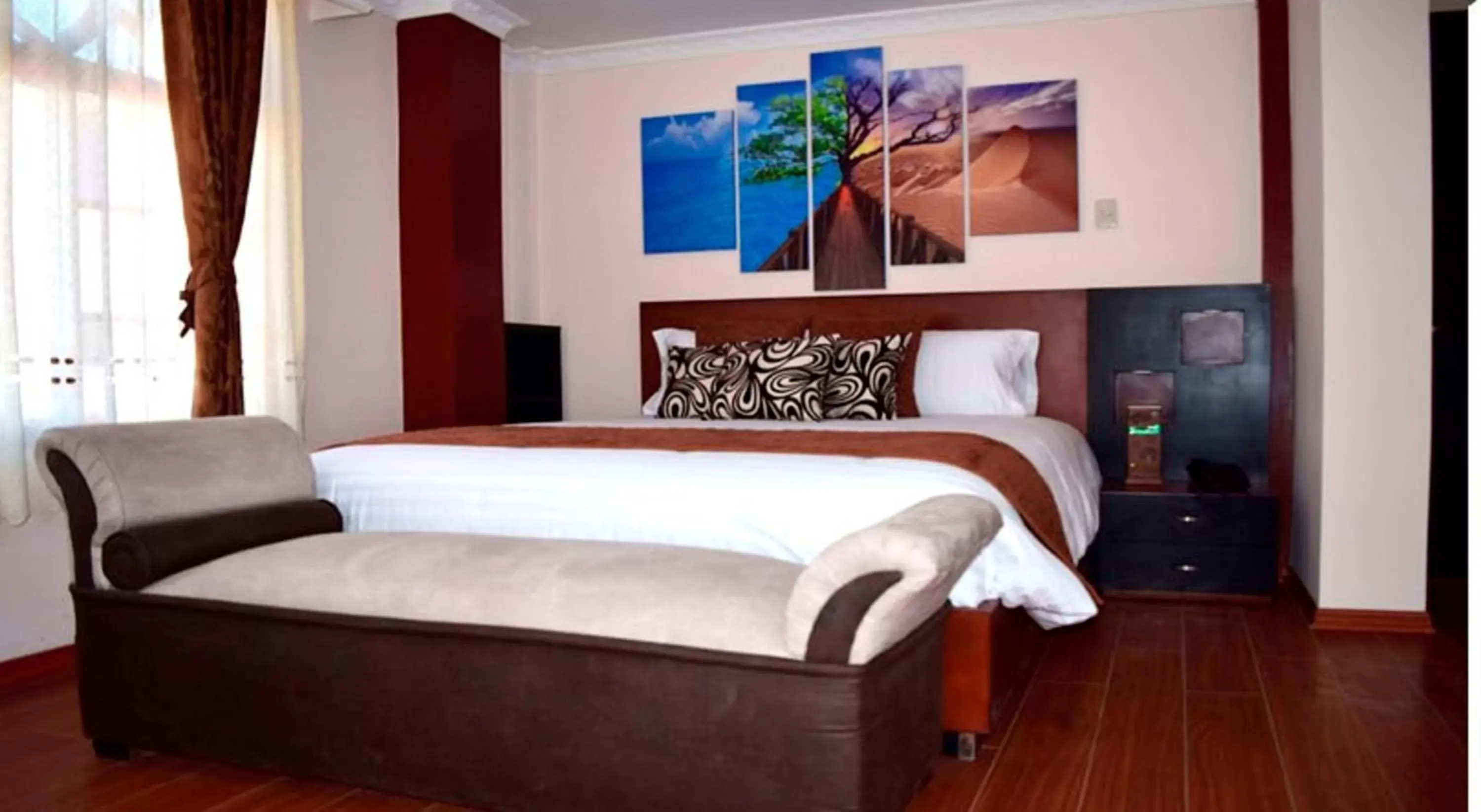 Suite with City View in La Kapital Hotel Suite with City View in La Kapital Hotel