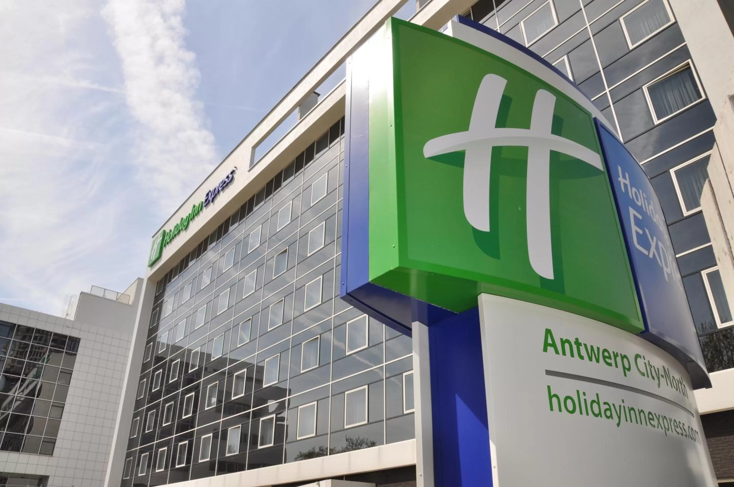 Facade/entrance in Holiday Inn Express Antwerpen City North by IHG