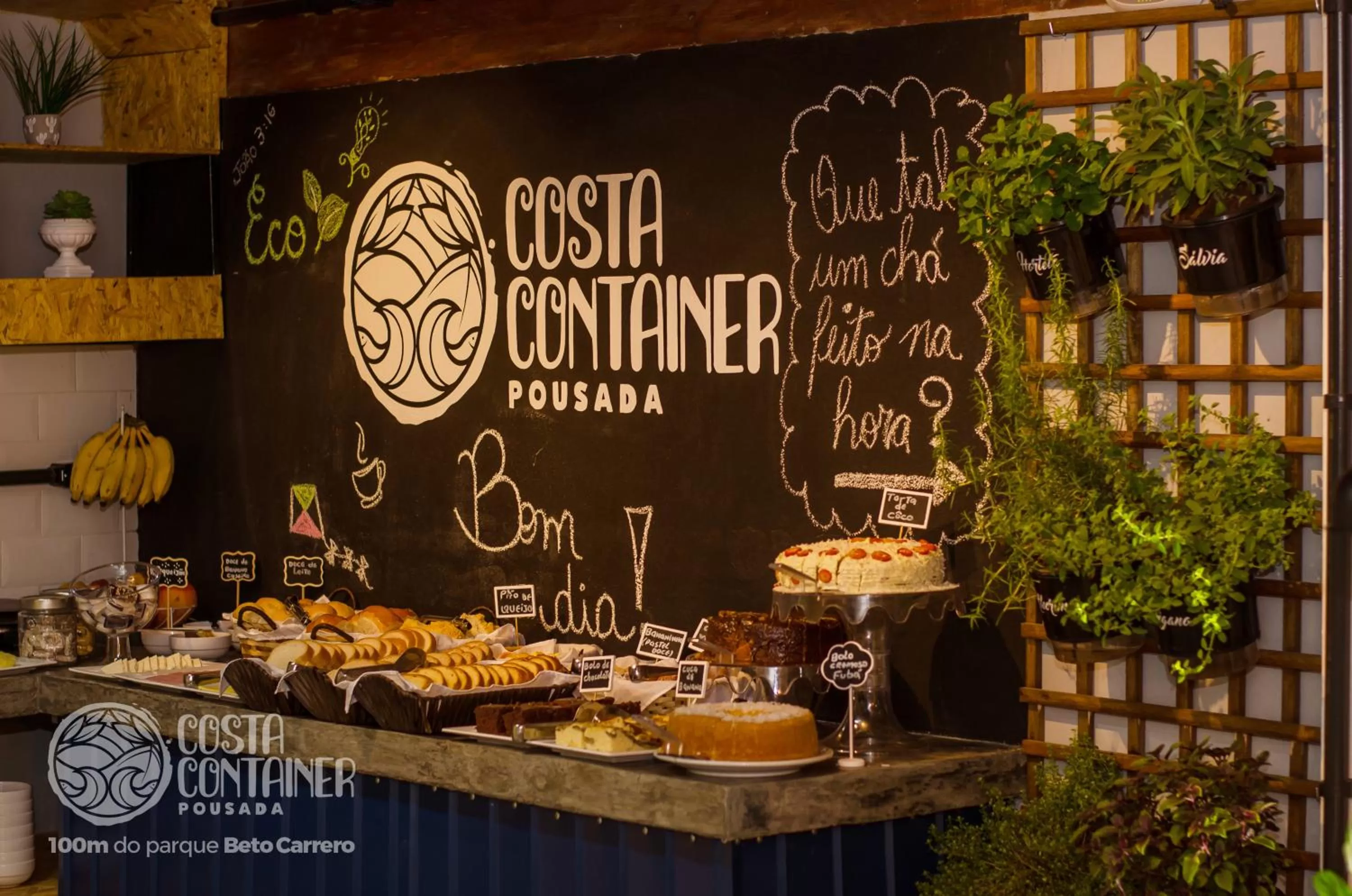 Food and drinks in Pousada Costa Container