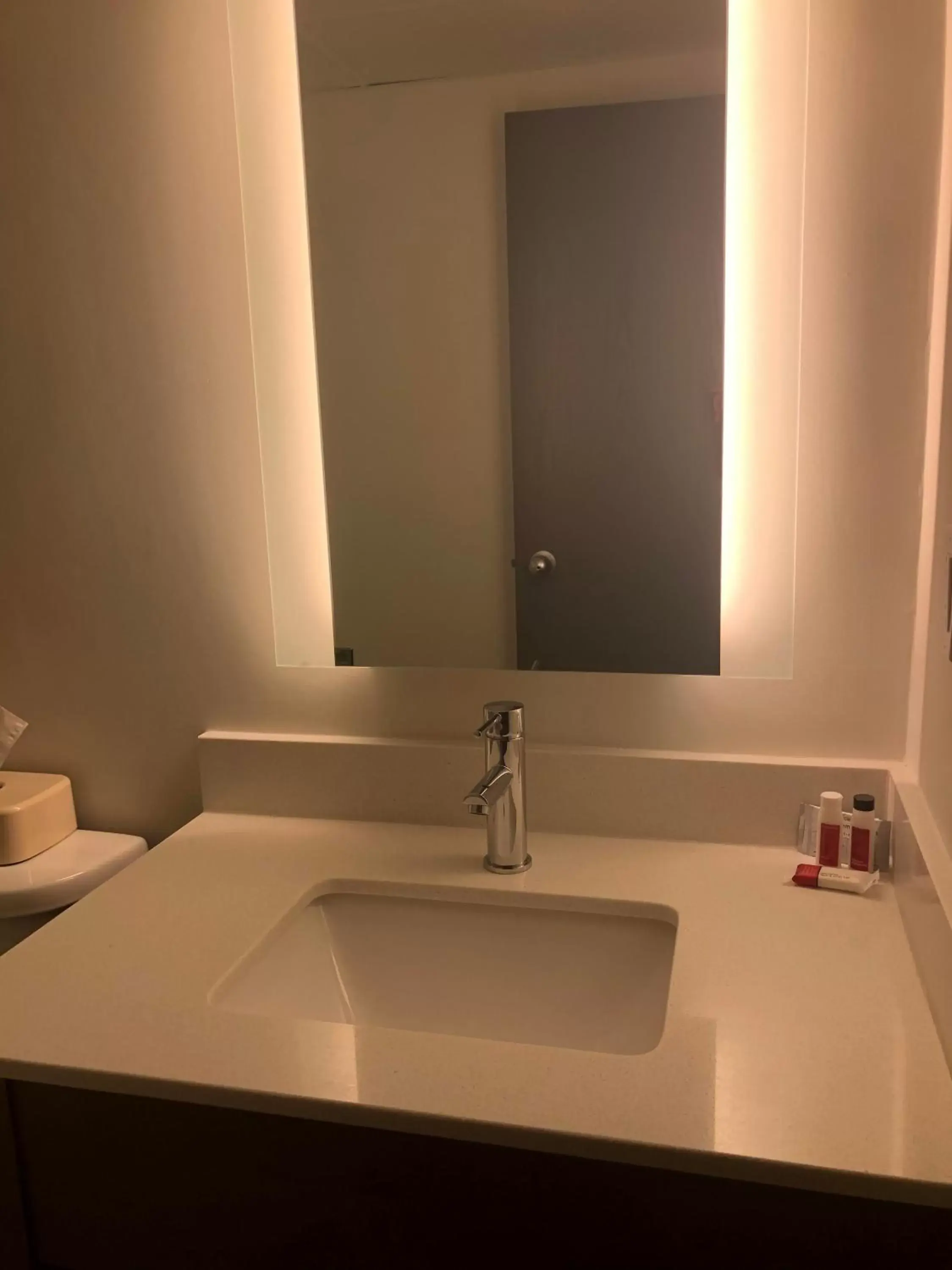 Double Room with Two Double Beds - Non-Smoking in Super 8 by Wyndham Manchester Airport Double Room with Two Double Beds - Non-Smoking in Super 8 by Wyndham Manchester Airport