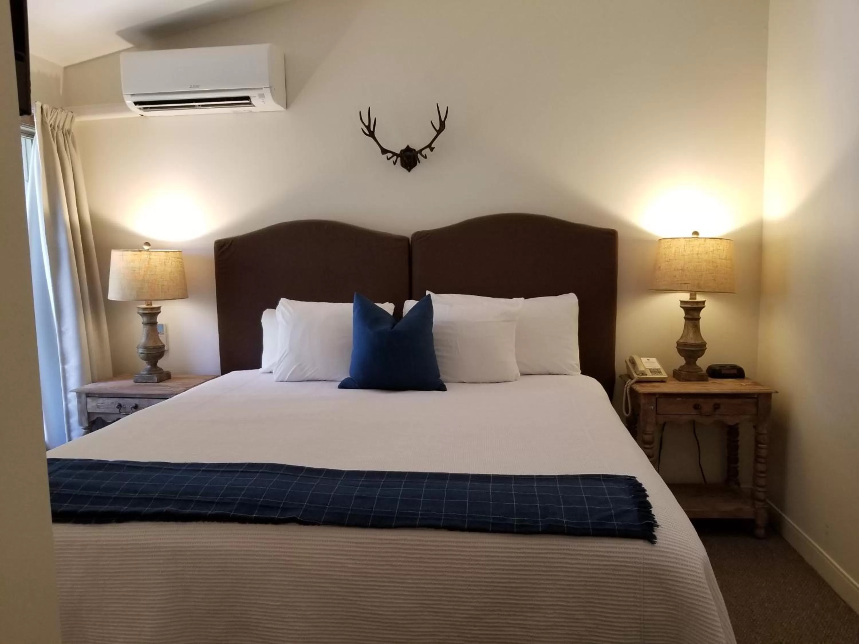 TV and multimedia, Bed in Cedar Creek