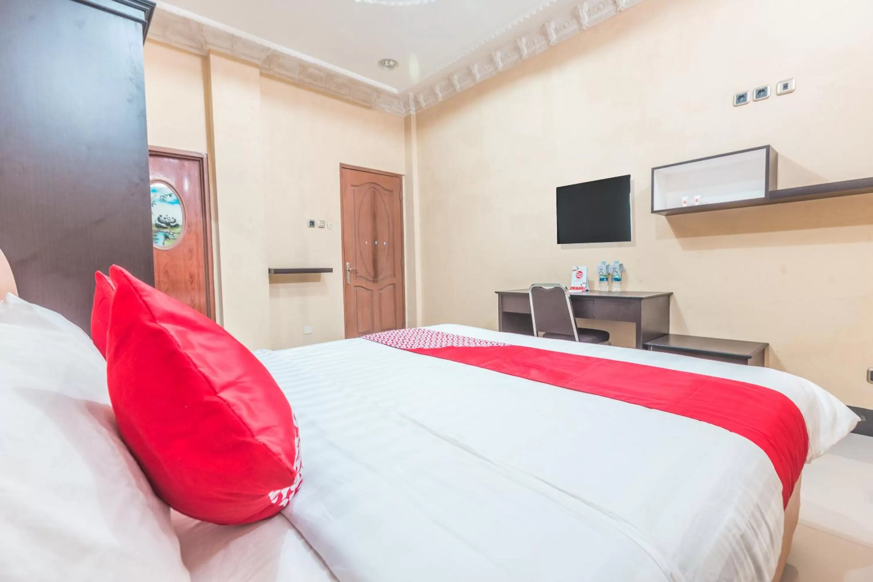 Standard Double Room in SUPER OYO 1640 Fallinda Hotel