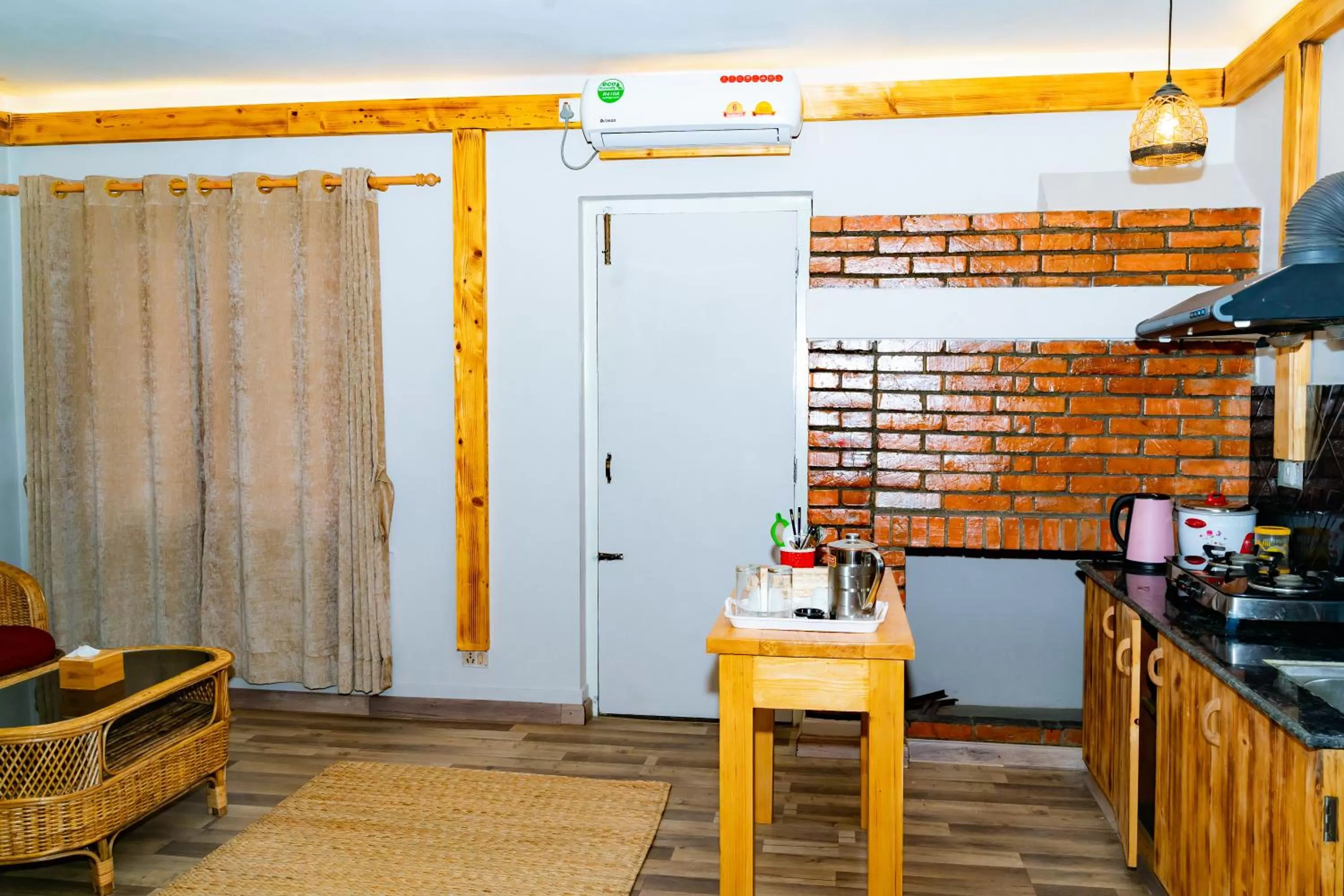 Kitchen or kitchenette, Kitchen/Kitchenette in Silu Homes by Hostmandu