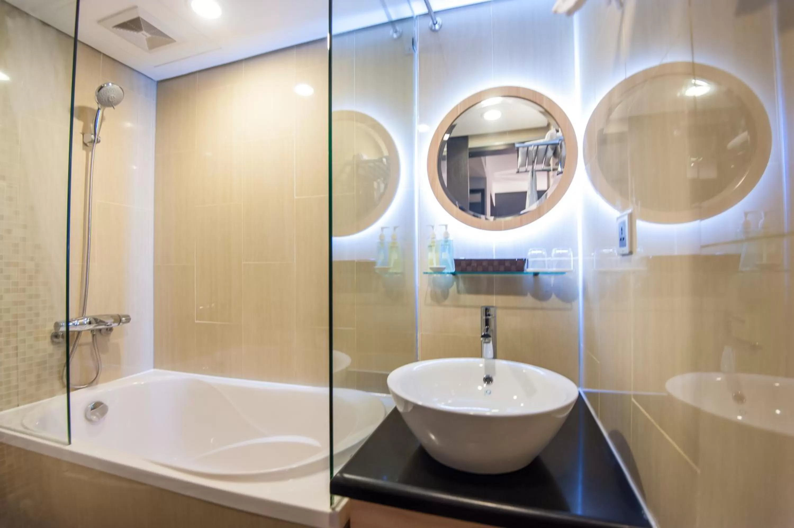 Shower in Kuretake Inn Kim Ma 132