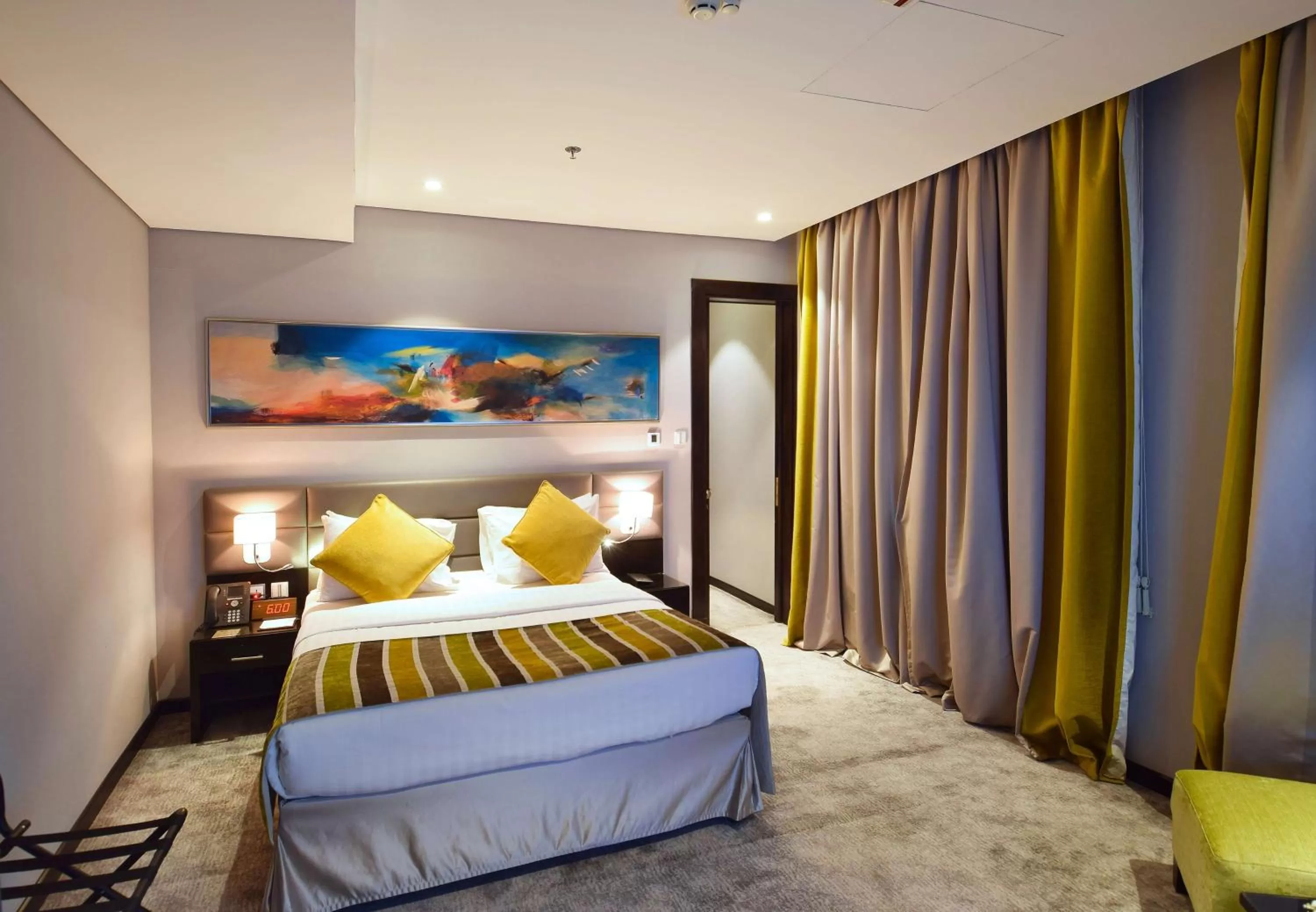 Photo of the whole room, Bed in Best Western Plus Fursan