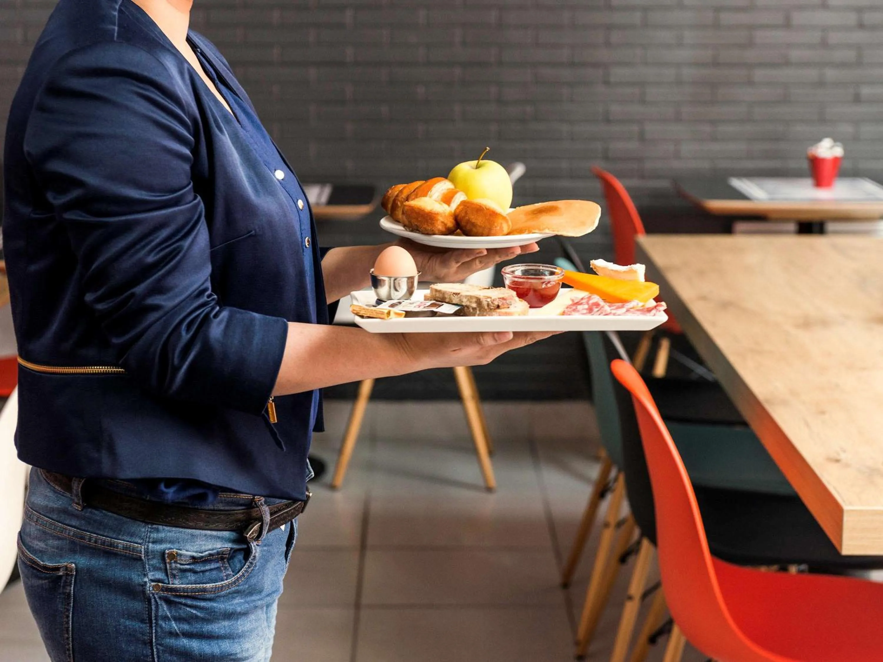 Restaurant/places to eat in ibis Paris Place d’Italie 13ème