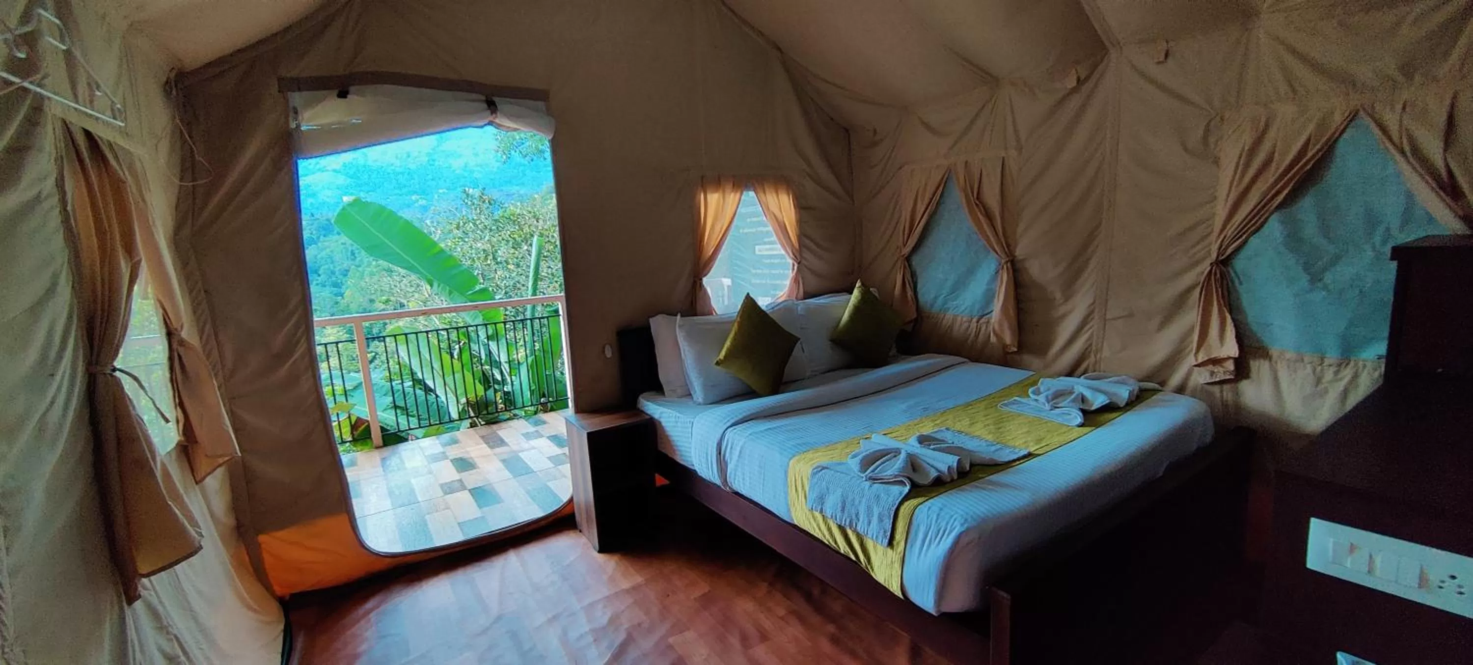 Bed in Chalona Jungle Vibe