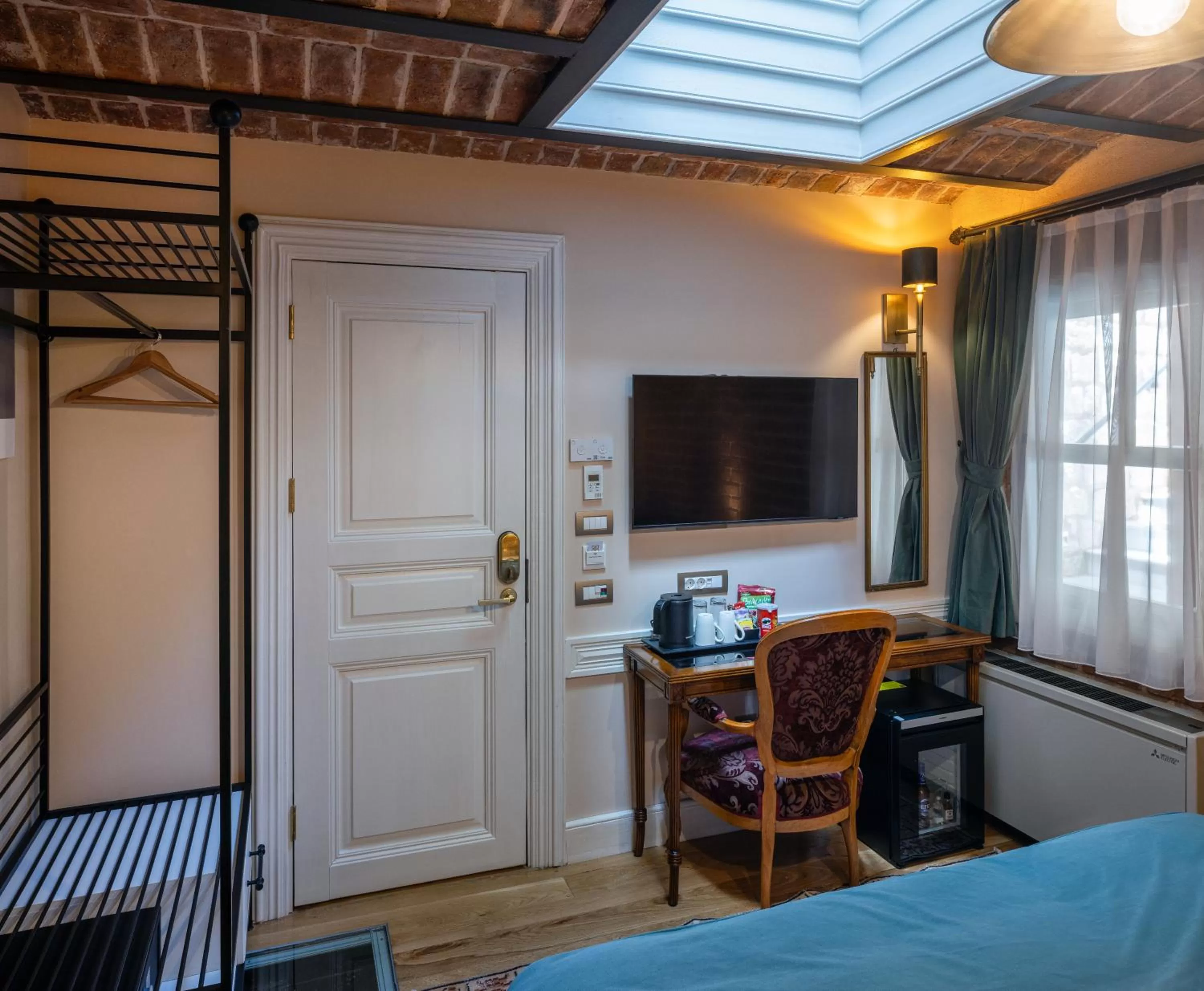 TV and multimedia, Bed in Hotel Turkish House