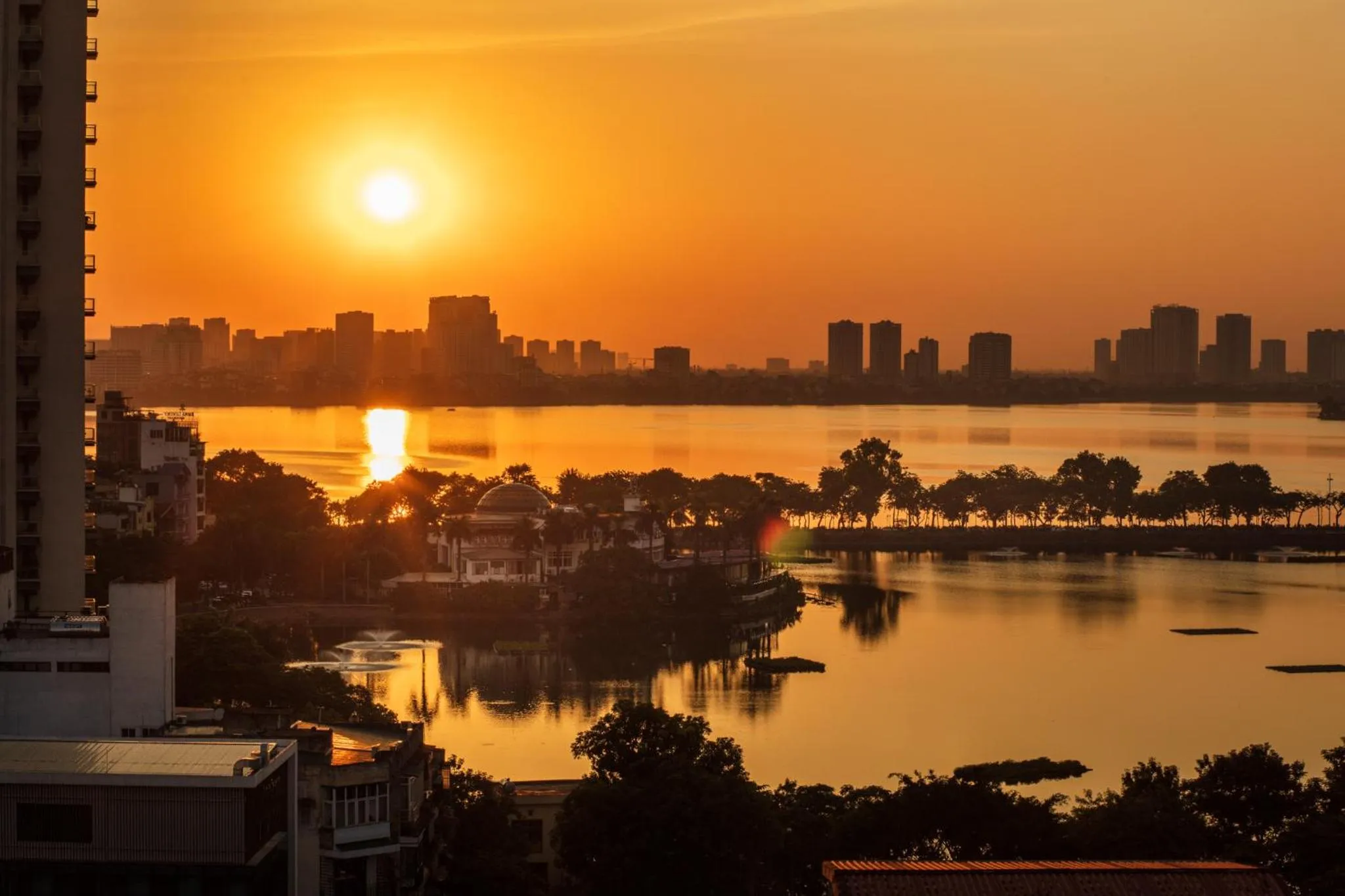 Lake view in Flower Garden Hotel
