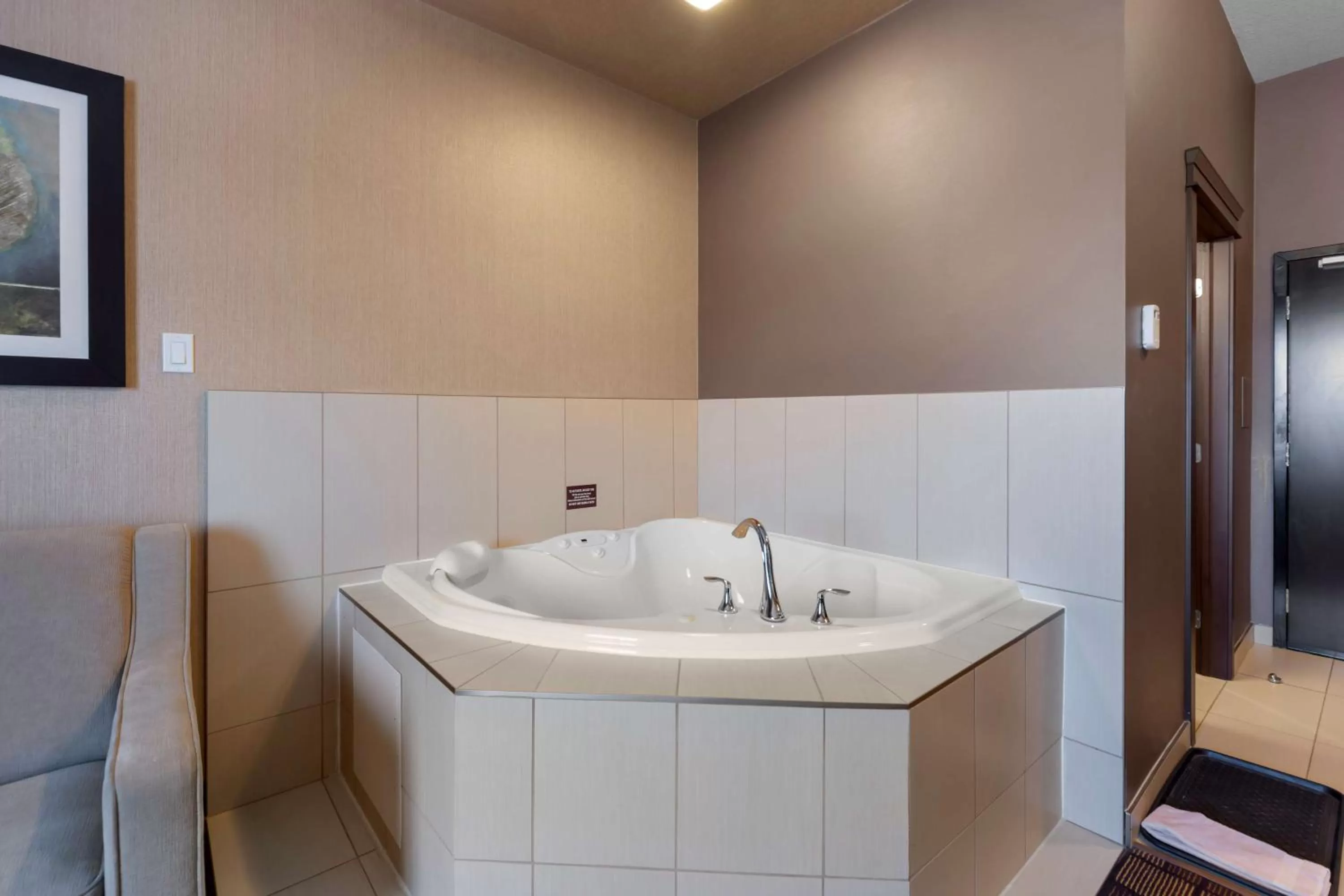 Photo of the whole room in Best Western PLUS Fox Creek