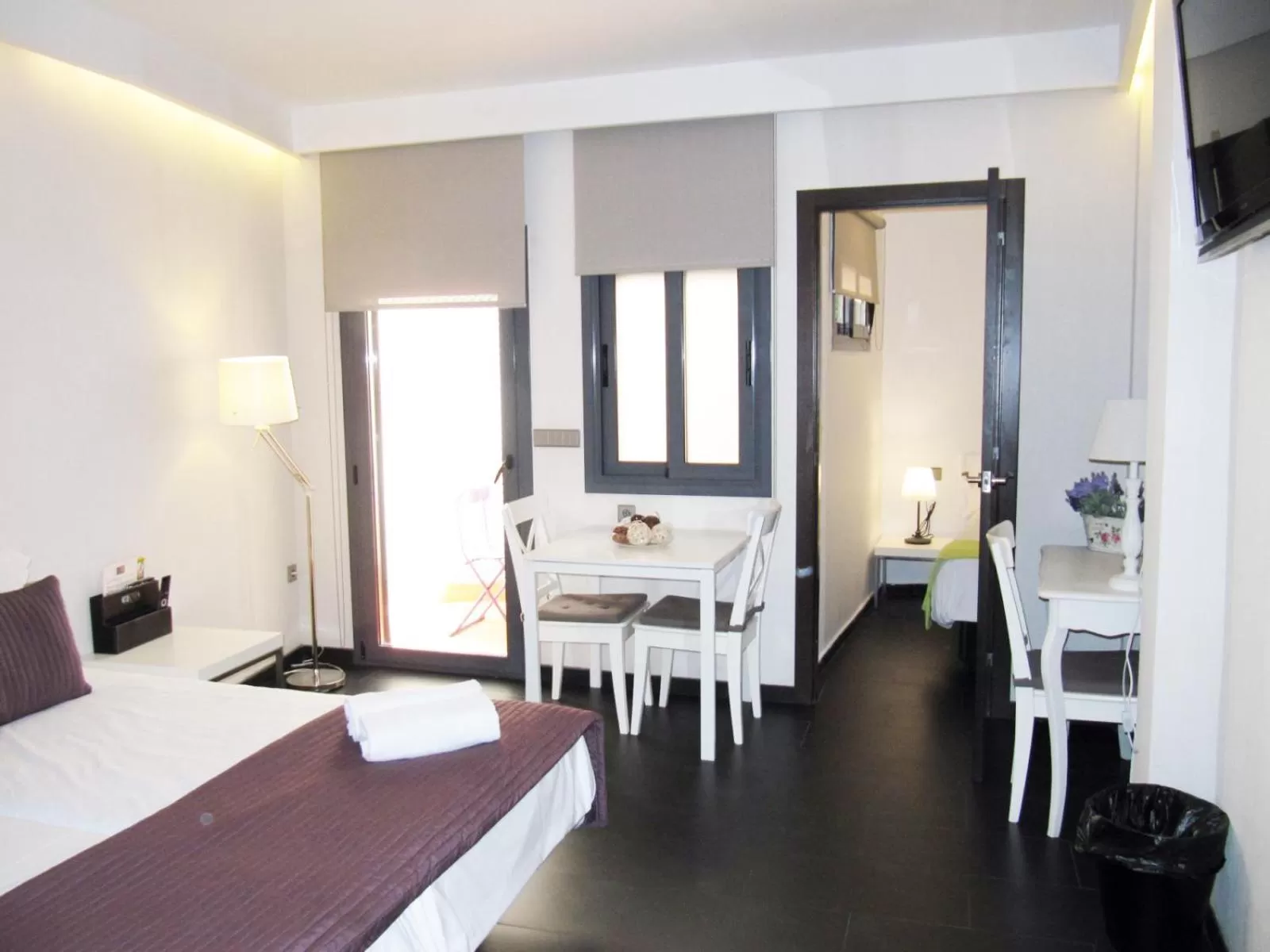 Photo of the whole room, Bed in Barcelona Fifteen central Aparthotel