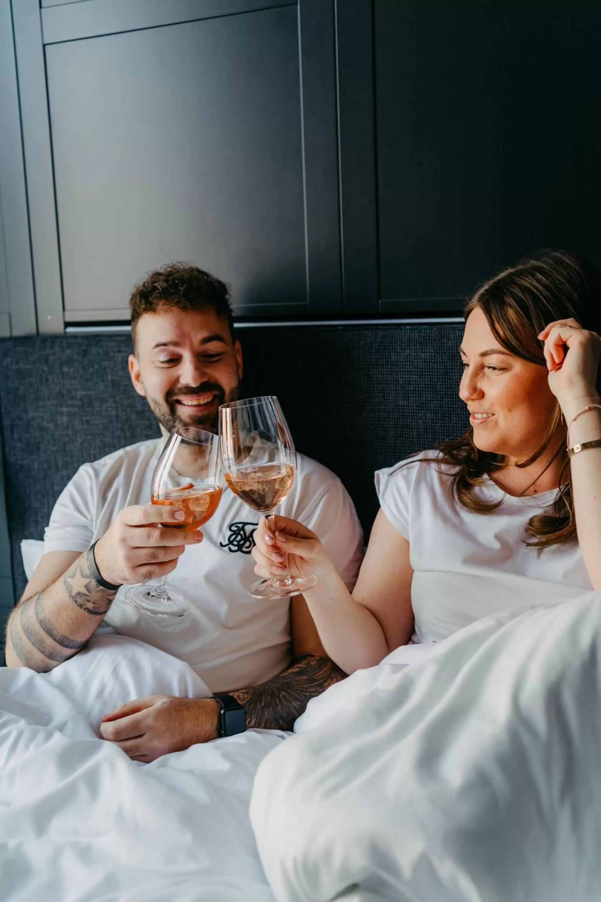 Drinks, Bed in Rocket Rooms Velden