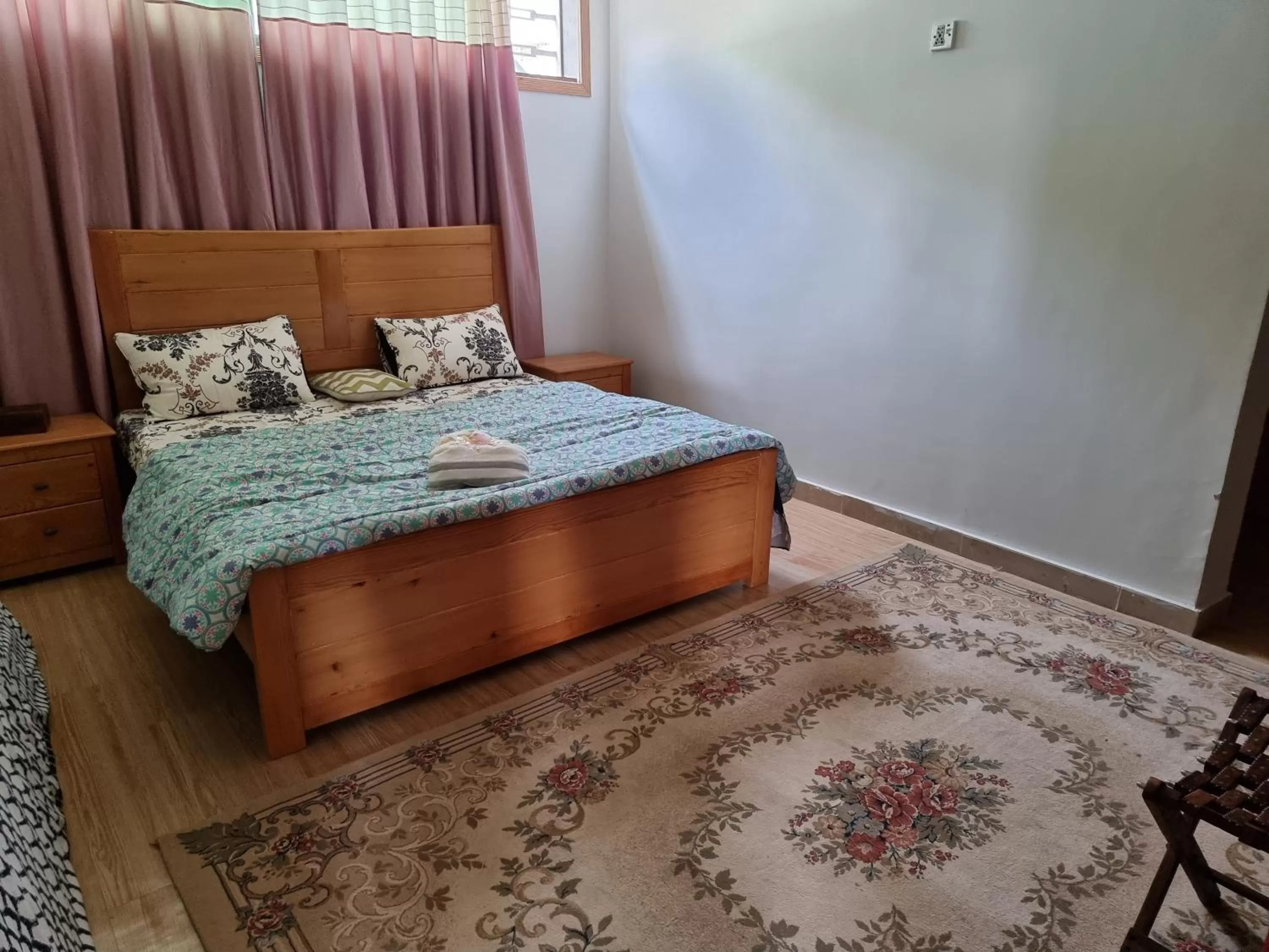 Bed in Srinagar Homes