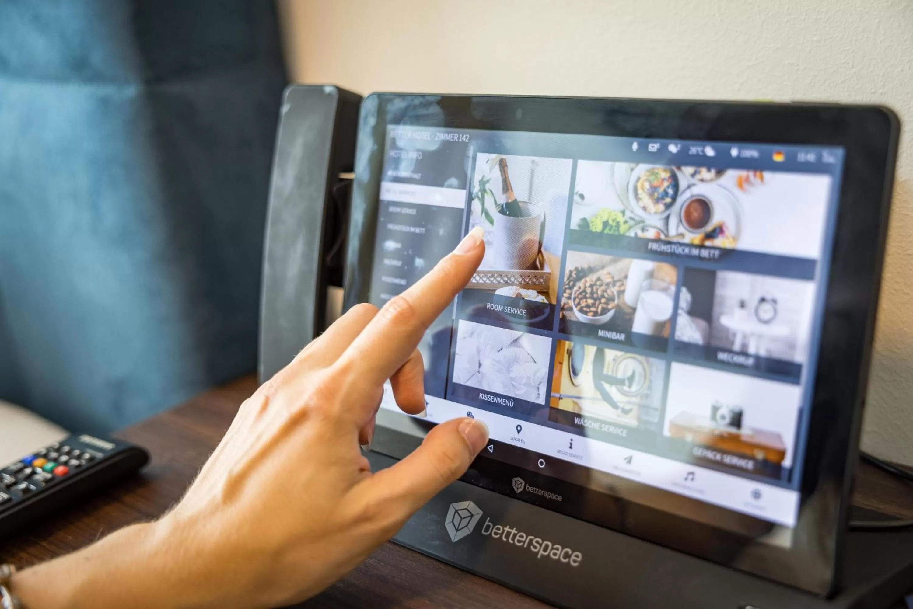 TV and multimedia, TV/Entertainment Center in On The Way 24 - Sauna & Golfsimulator inklusive