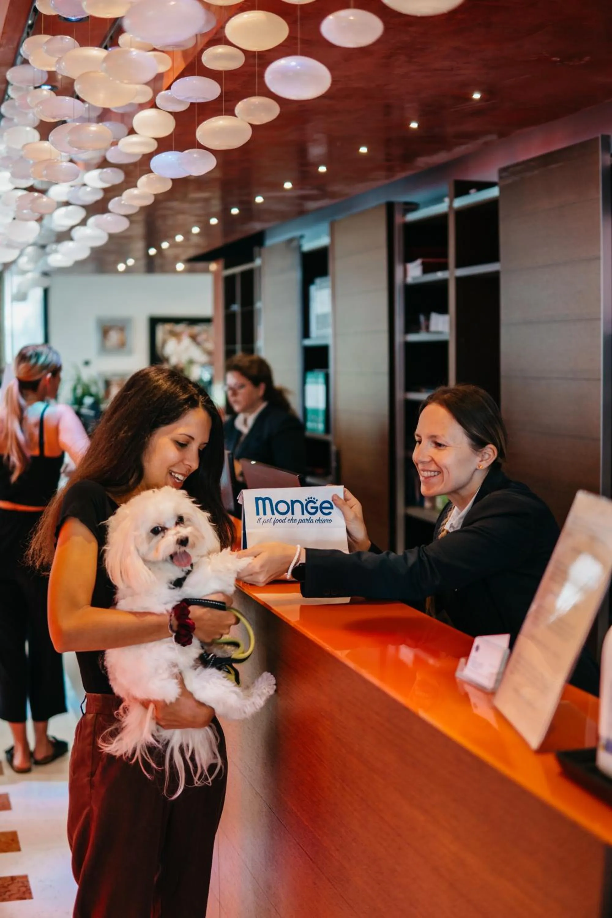 Animals in Hotel Adlon