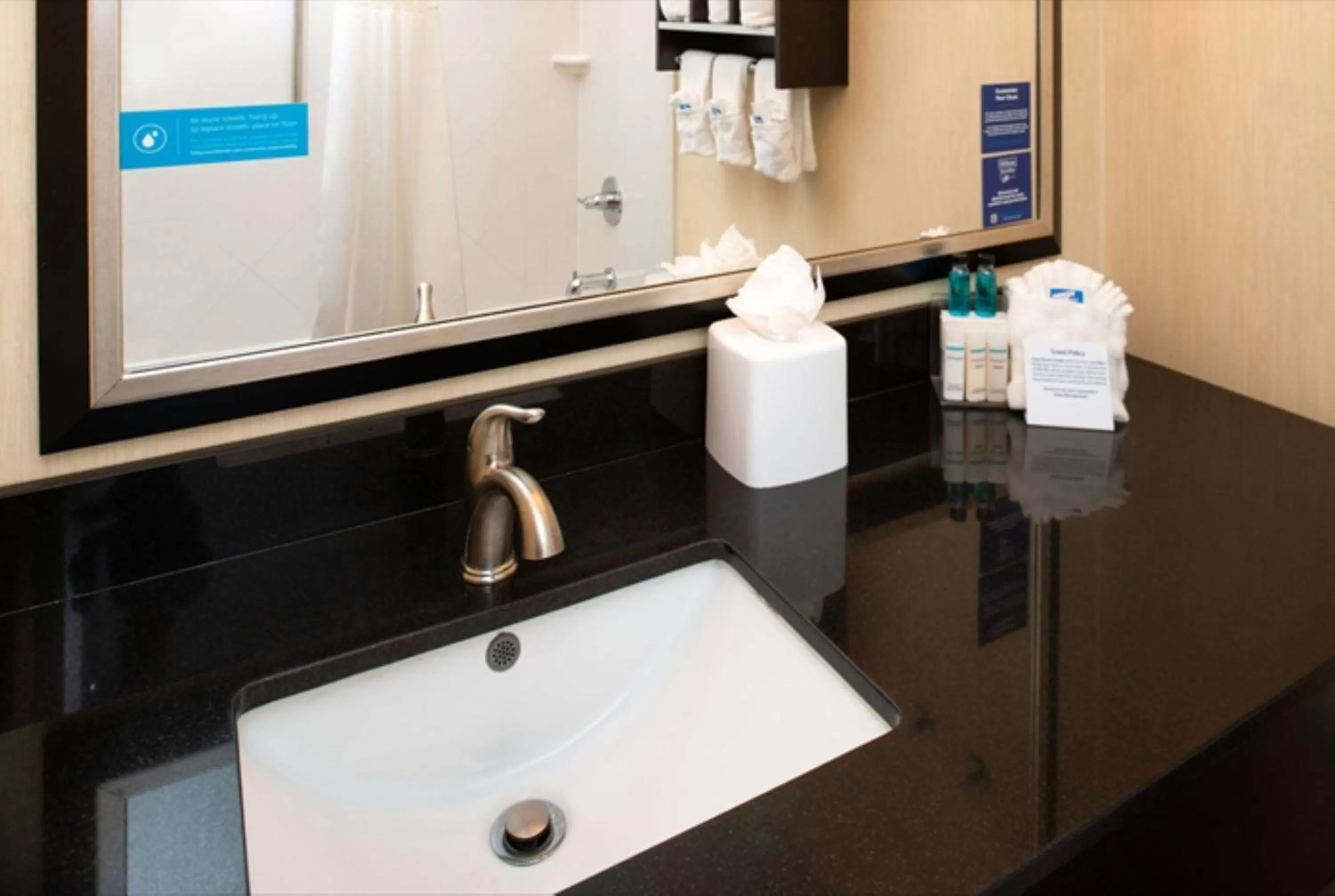 Bathroom in Hampton Inn Glenwood Springs