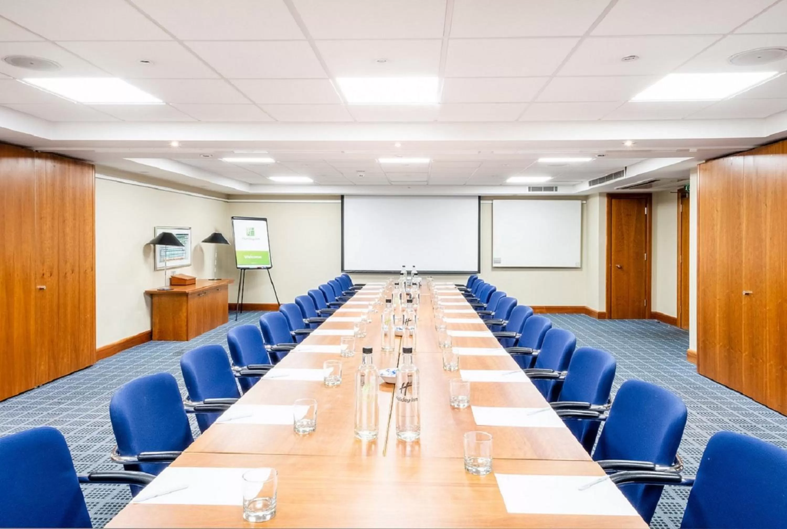 Meeting/conference room in Holiday Inn Maidstone-Sevenoaks by IHG