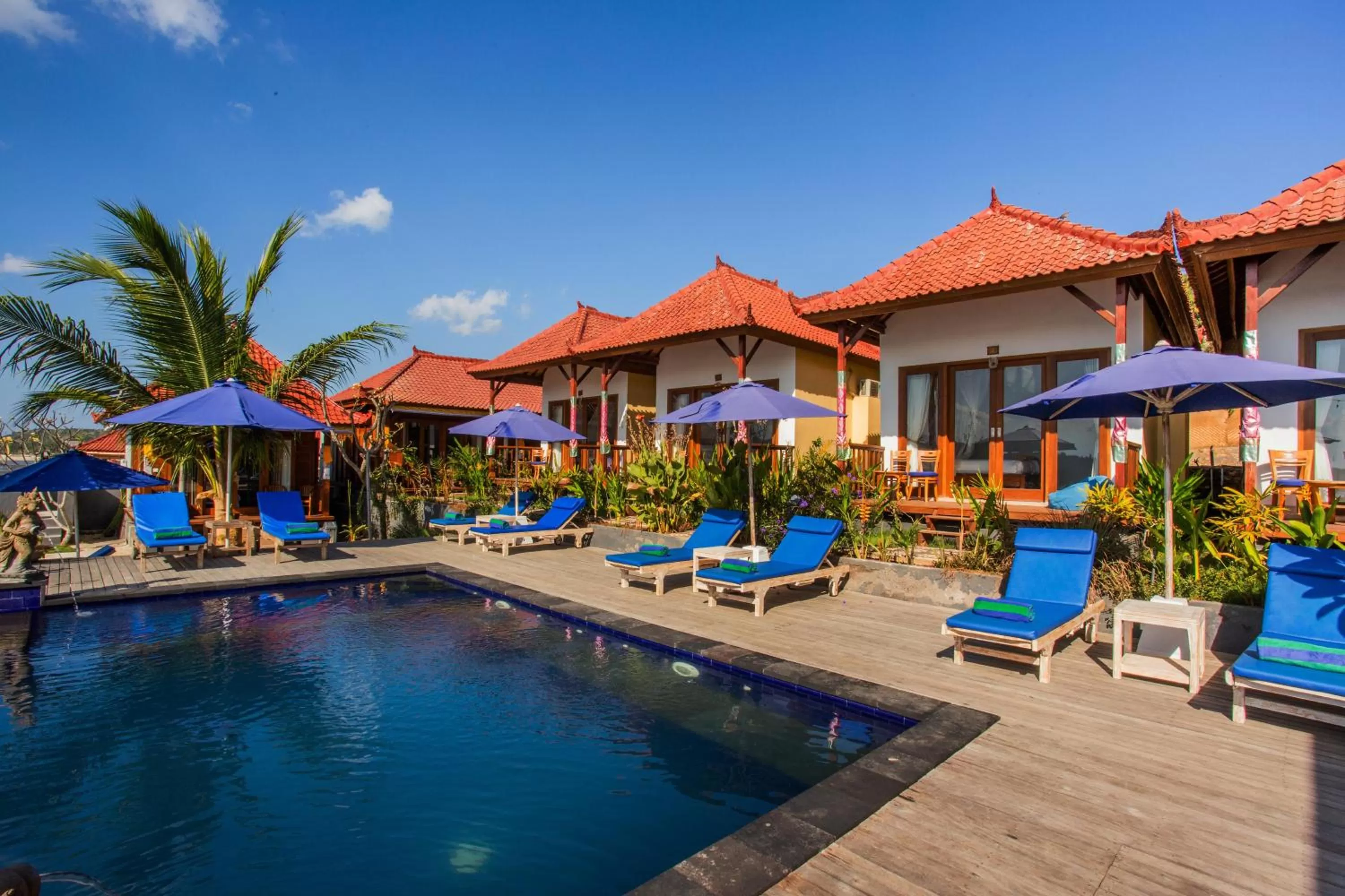 Swimming pool in Nusa Veranda Sunset Villas & Restaurant