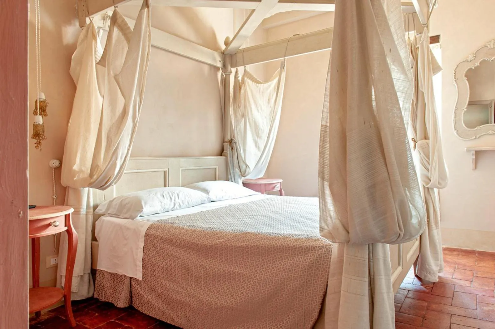 Bedroom in Hotel Villa Sermolli