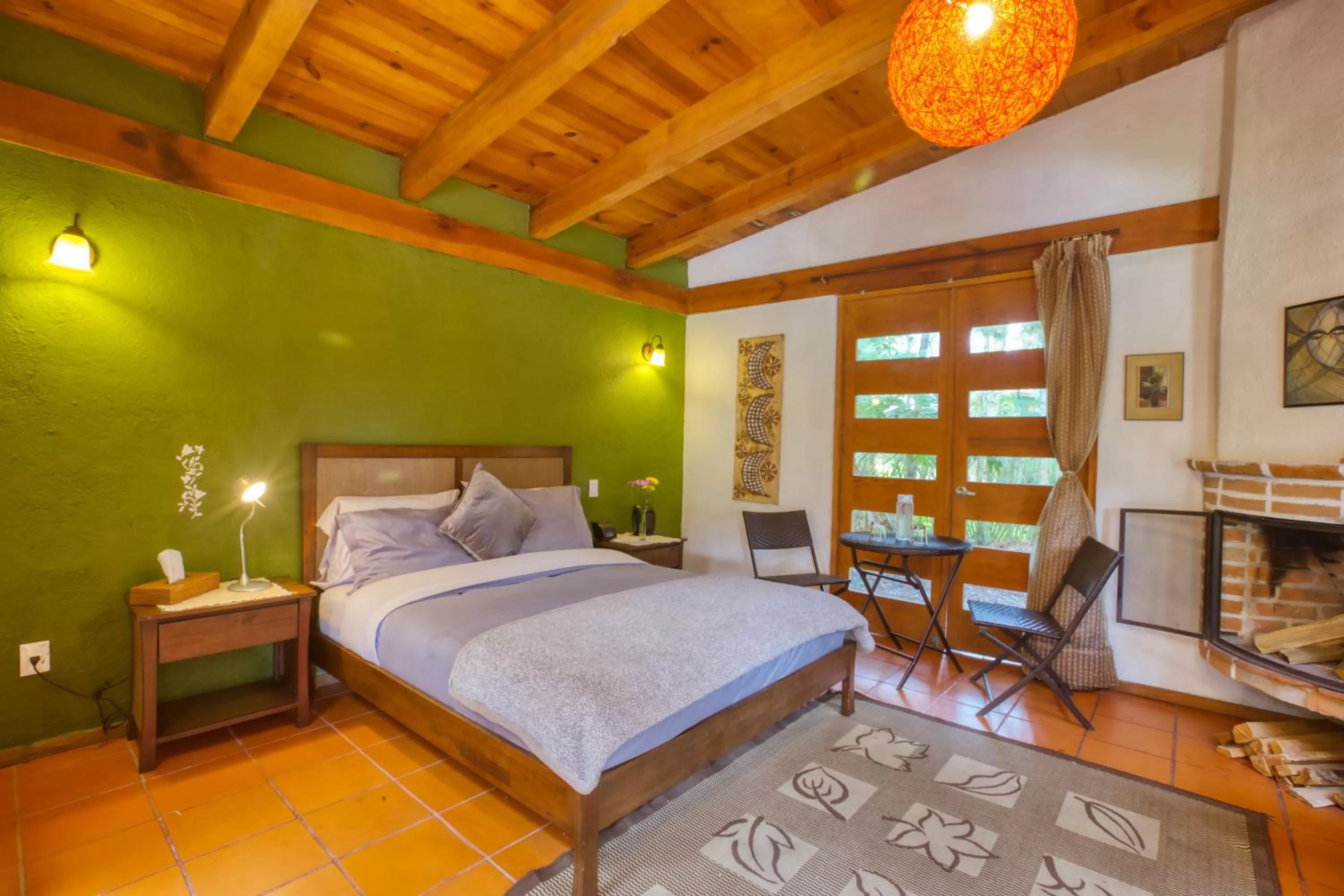 Decorative detail, Bed in La Joya del Viento