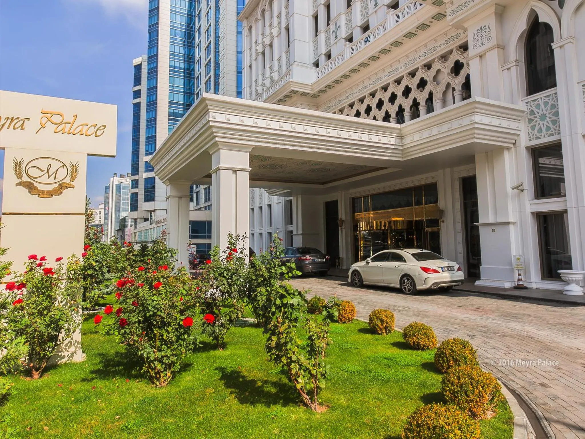 Patio in Meyra Palace