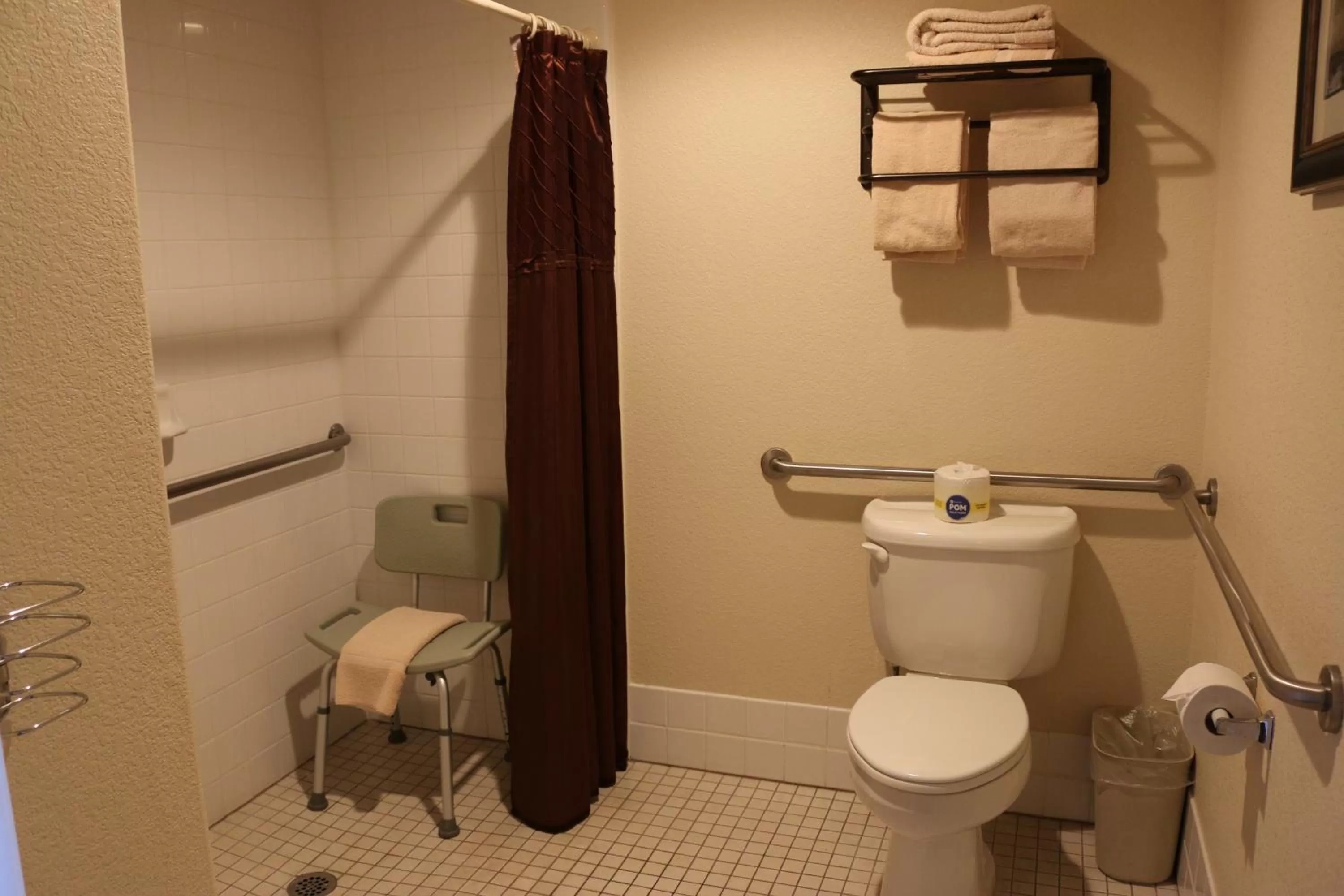 Bathroom in Historian Inn