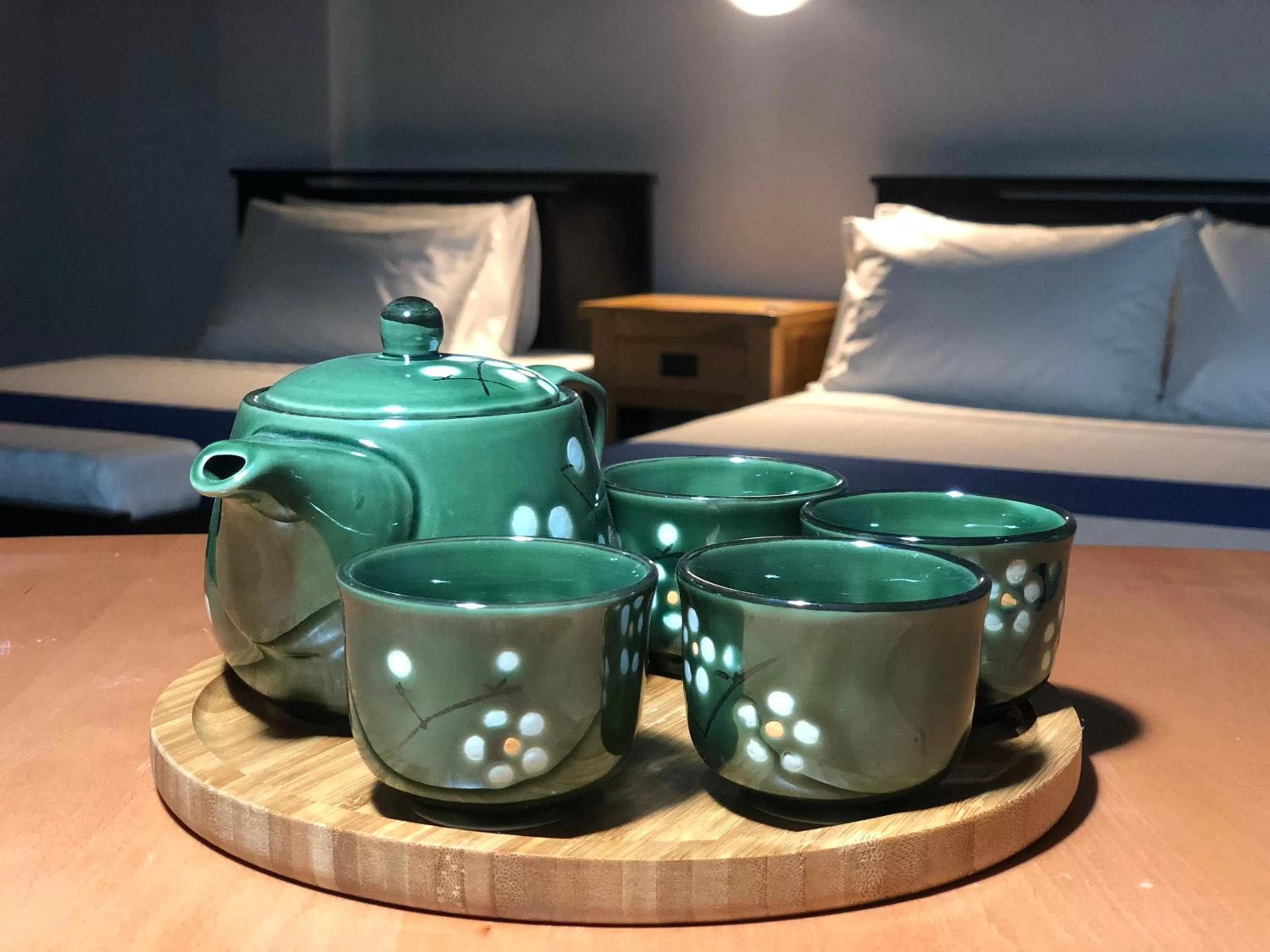 Coffee/tea facilities, Bed in South Anchorage Inn