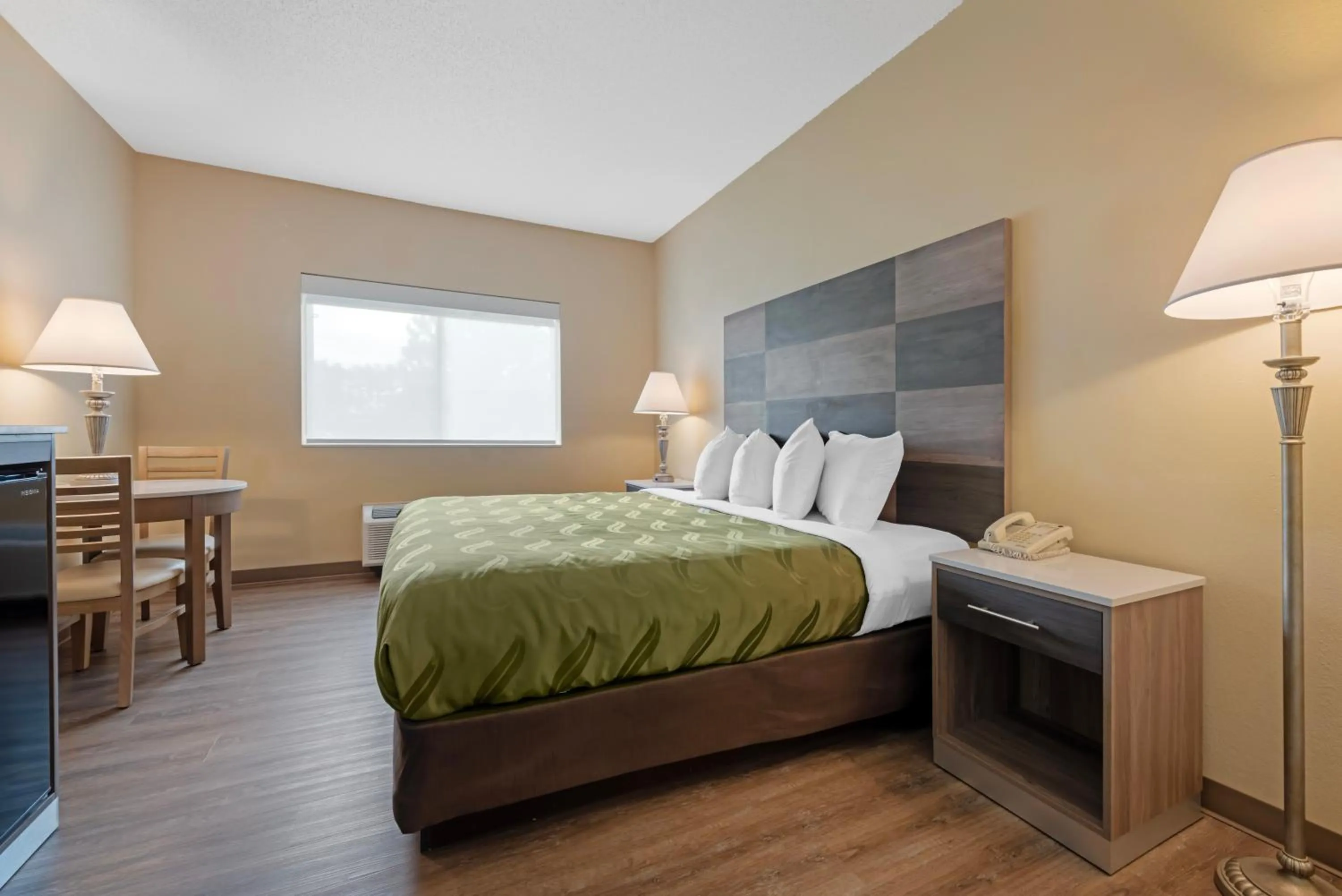 Bed in Quality Inn Bemidji