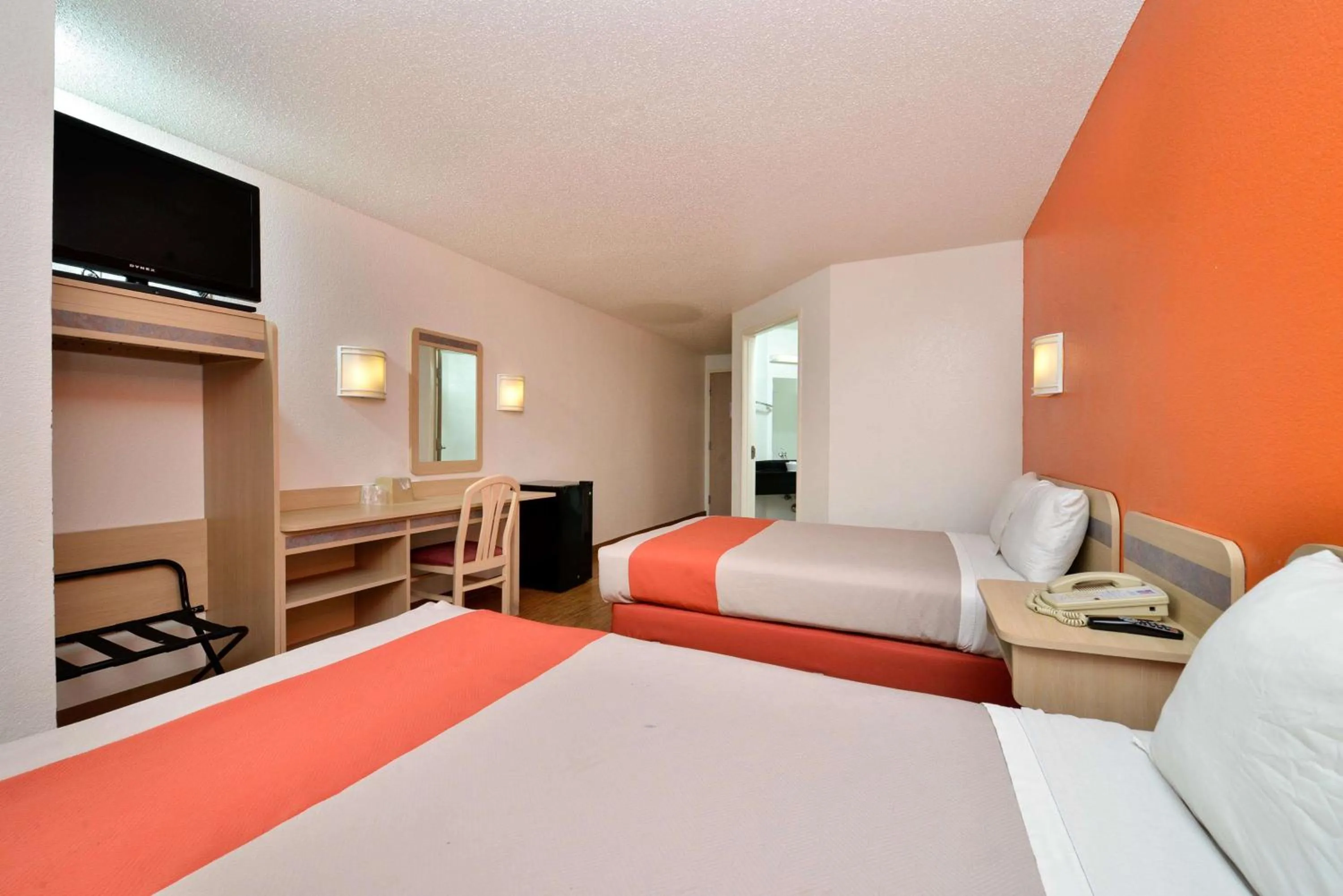 TV and multimedia, Bed in Motel 6-McKinney, TX - North